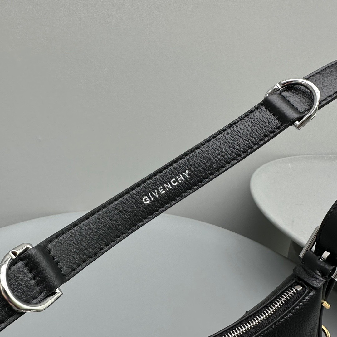 EA04E617-D34C-4B81-BDC6-61926AB513B7