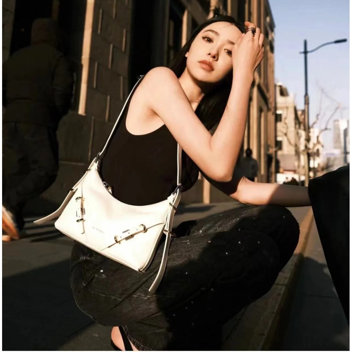 1184D531-EFFA-432F-B898-7700100DAC26