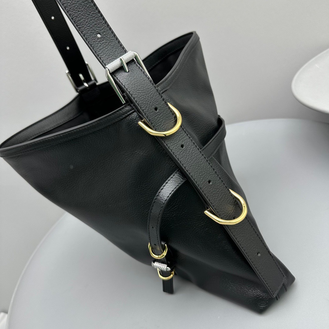 41B7F841-3C84-44AC-B352-34C5AF1B4F3A