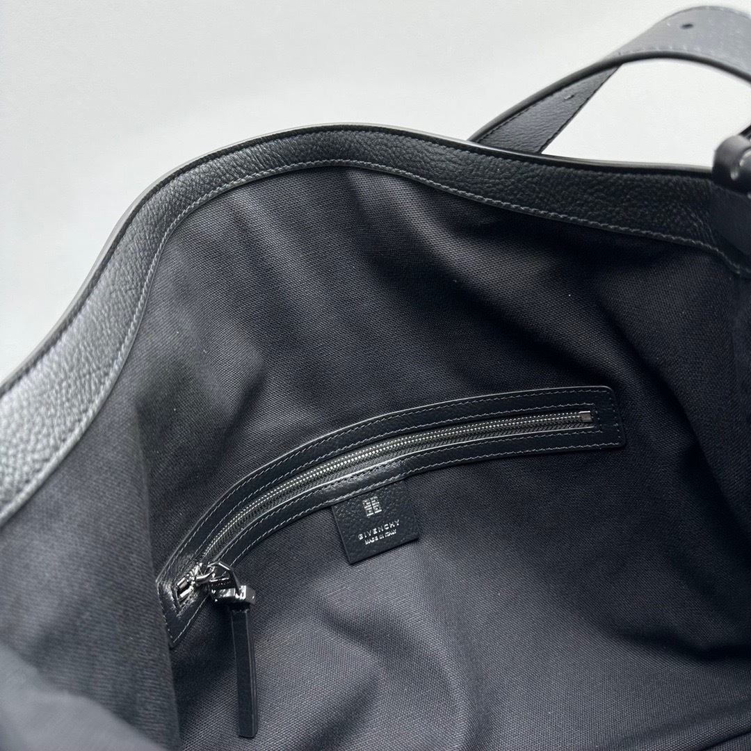 FEBF2EA2-DF07-4699-AF7D-F3636625DBA4