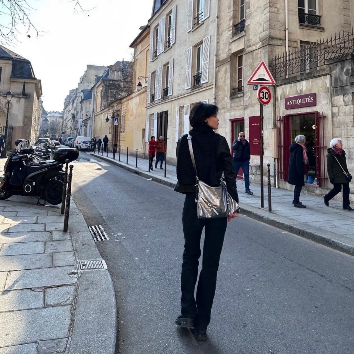 976C5F22-7A1F-4CE7-8D87-5F816BBE26A3