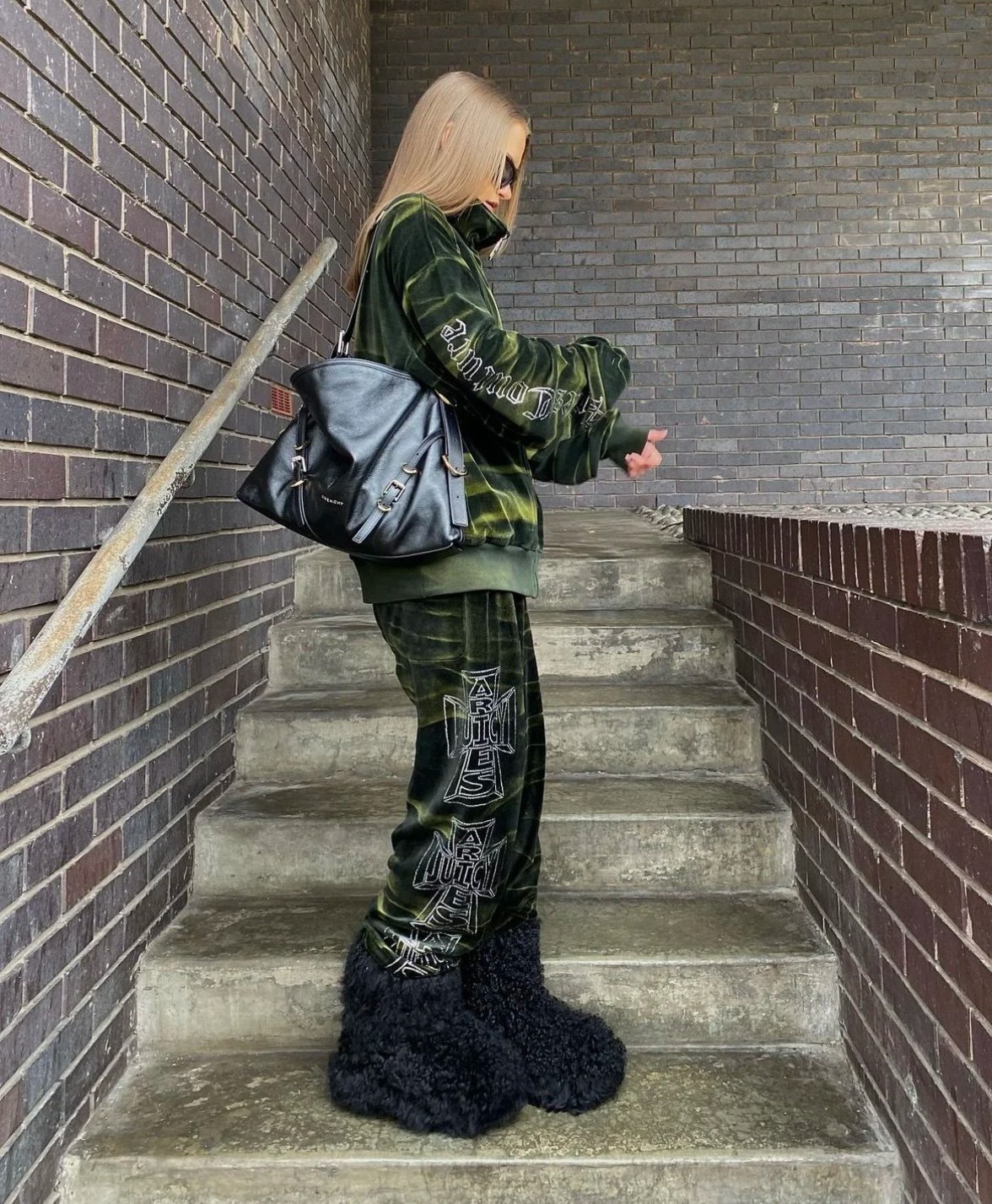 64A568CD-492D-44FE-8804-8B34F947BA26