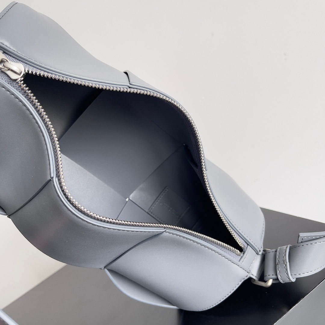 480B26D2-10FC-4BC2-BBA4-DD2E7A9F4FE1