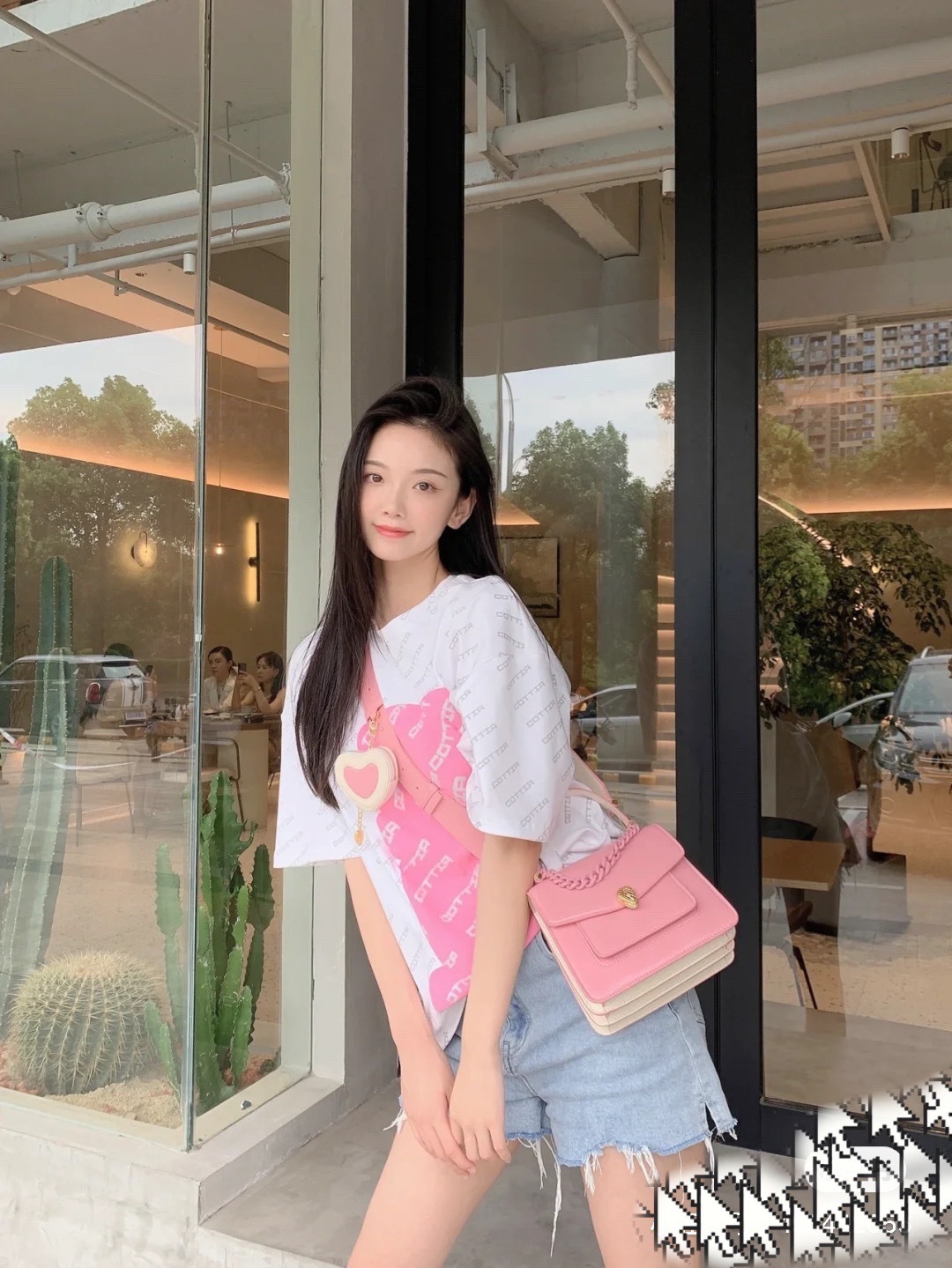 1B854C85-31E4-4F47-8664-535C5E85523E