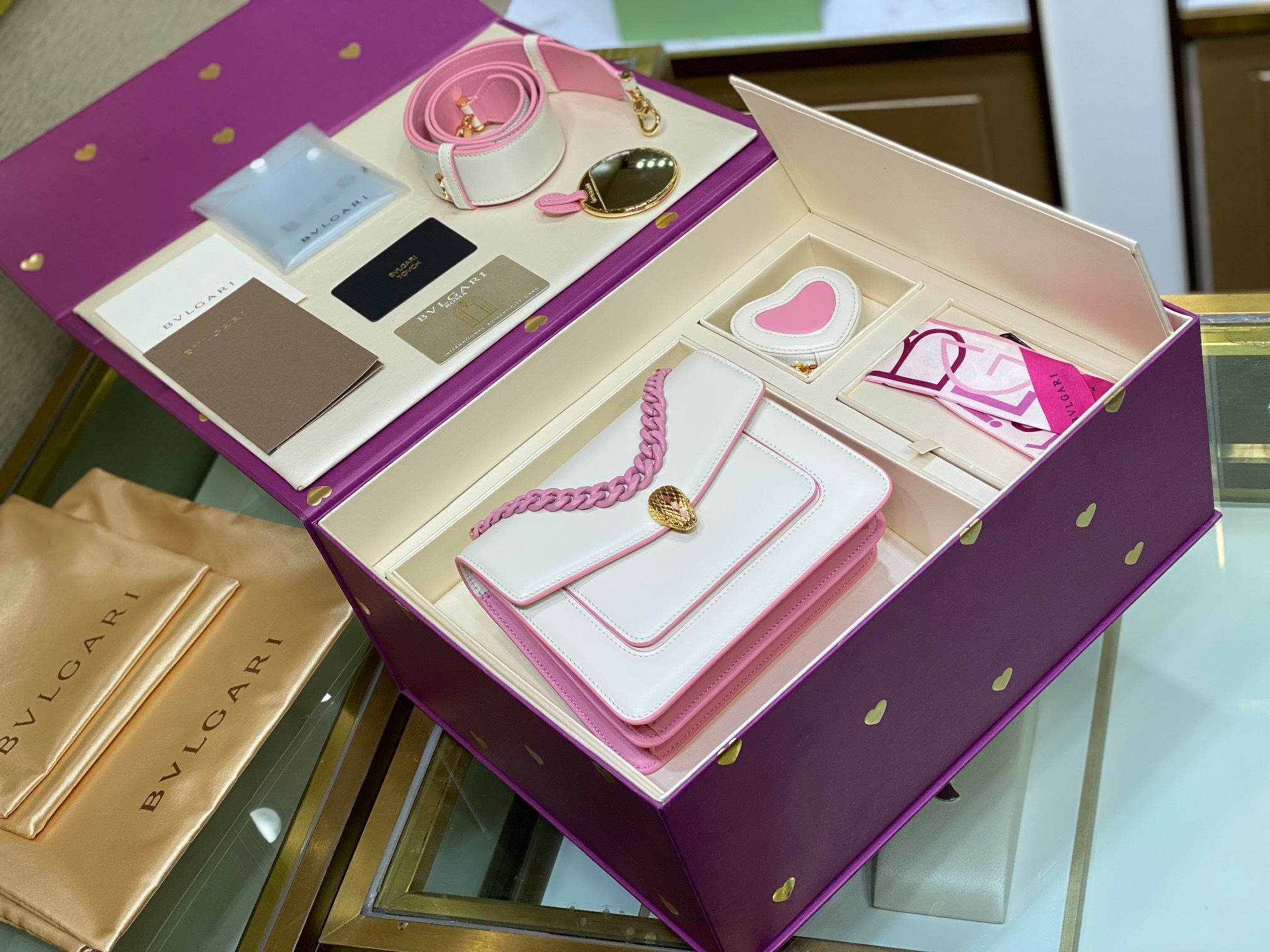 5BE49489-EB0E-4327-8E1A-E2CDE97E7AF9