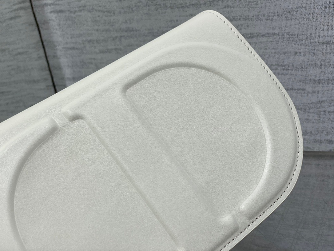 6224F92E-B85E-4F0C-9B4A-BF2DBFA9E56E