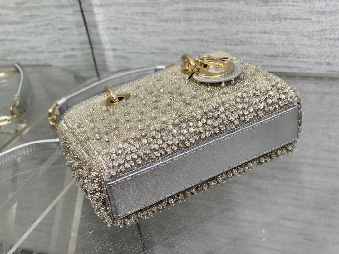 7EAB30CD-B30C-4DAE-BB70-7622A5250C8A