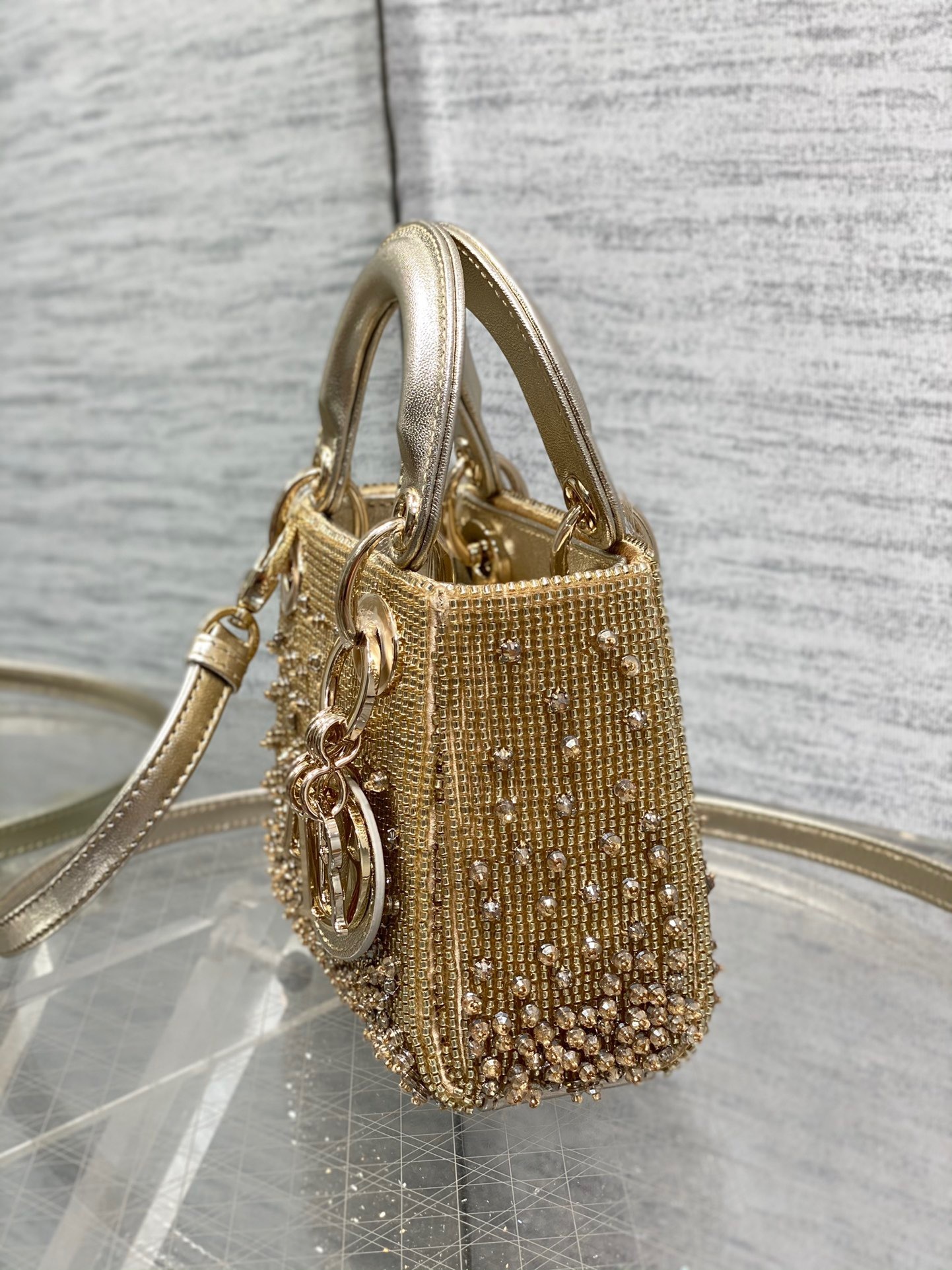 1C9D6C70-3FDD-4E95-B65A-1654CCEE4257