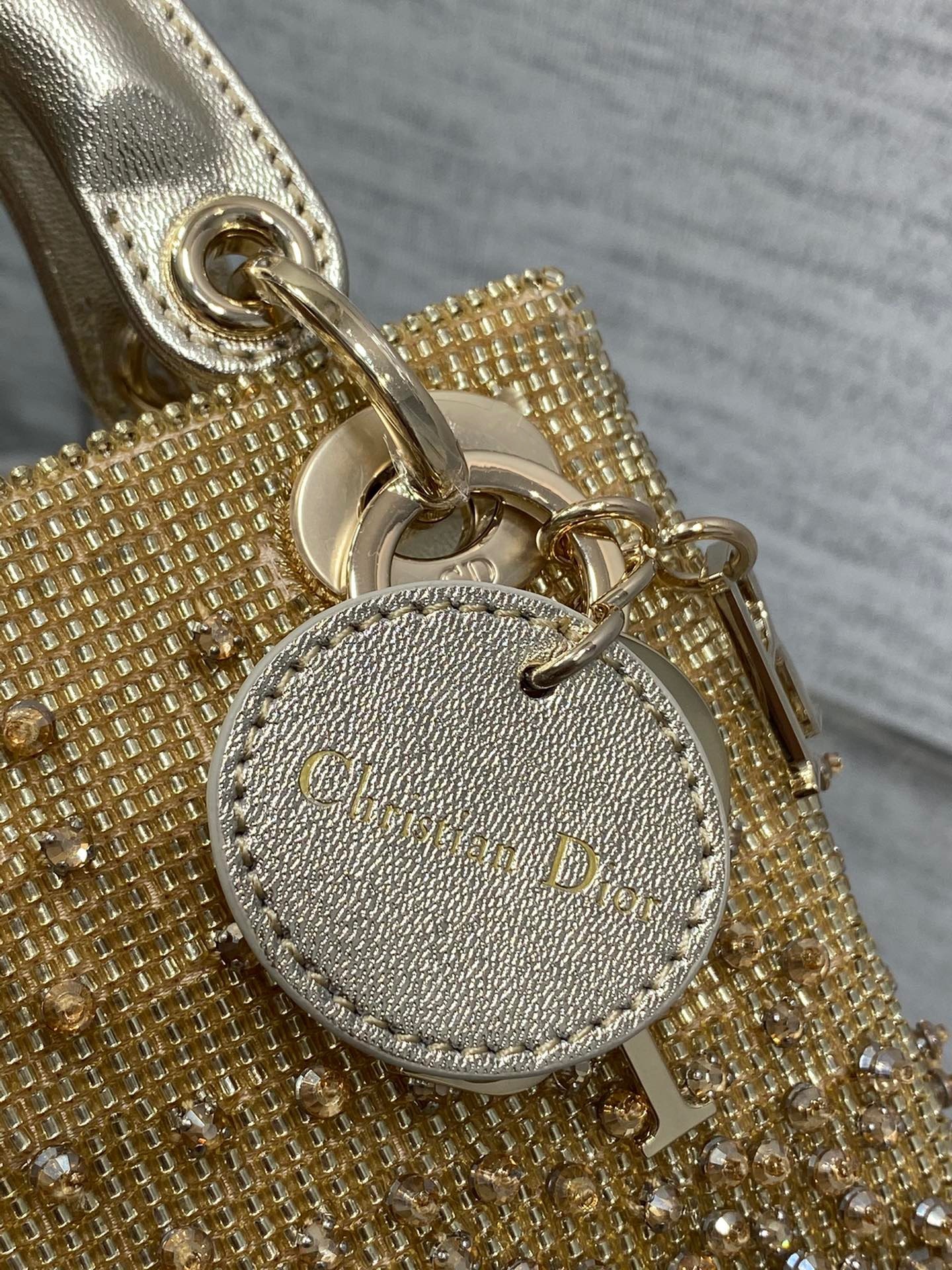 0748BD65-0FB5-468B-8A39-10709CE6EF50