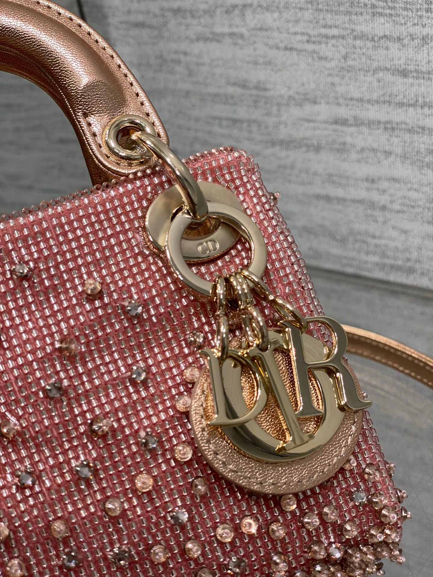 F508777D-12DB-4D61-8874-5BC15C05988E