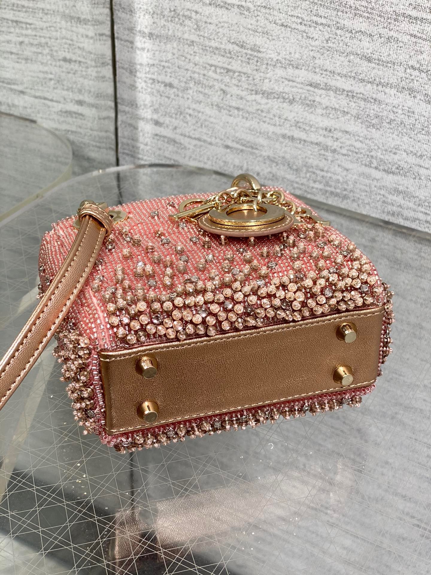 EED1ACED-6AE8-4A83-970A-263340B84A74