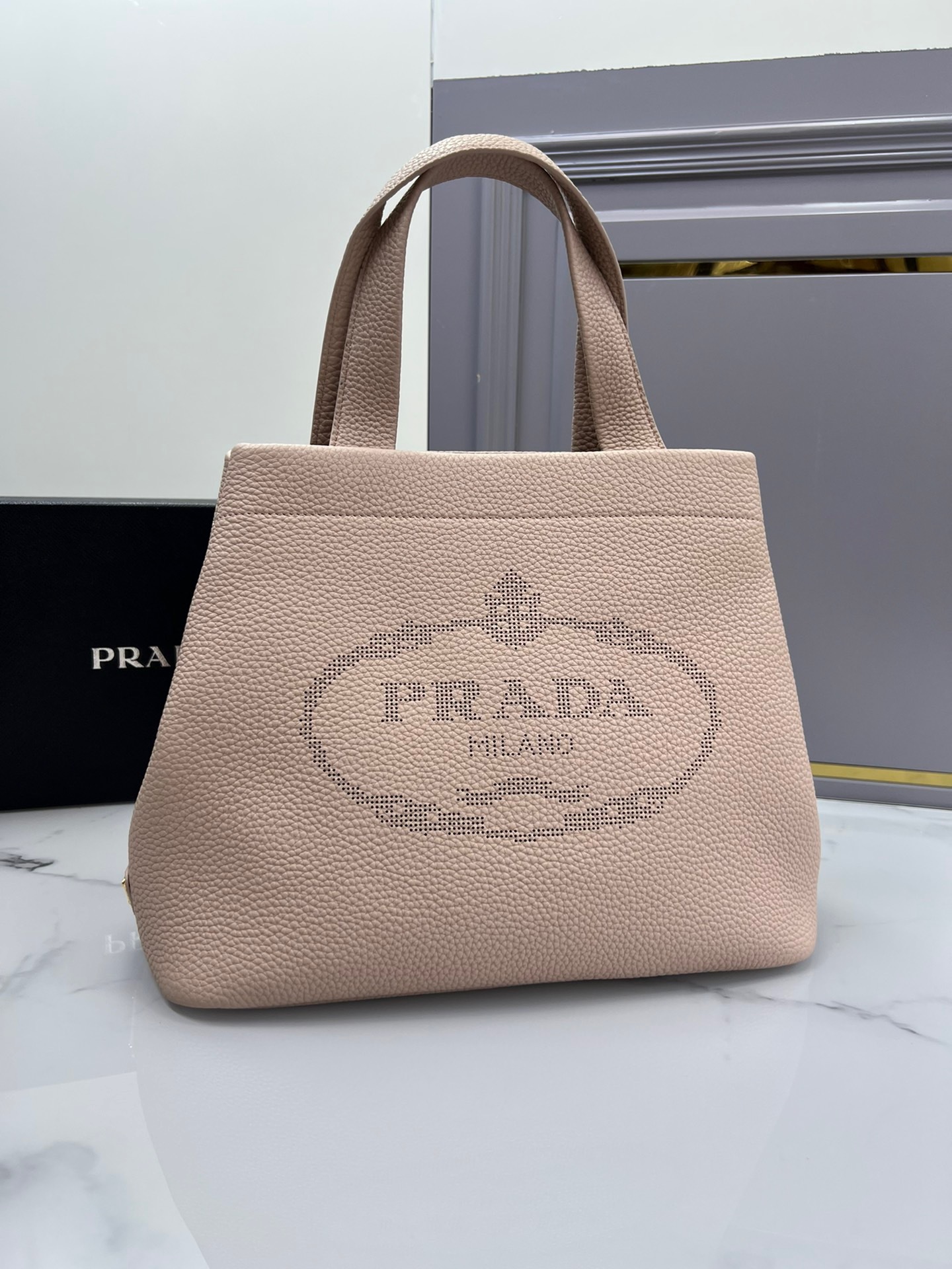 2054E5F9-4F95-4F76-972A-FBAC10400DCC