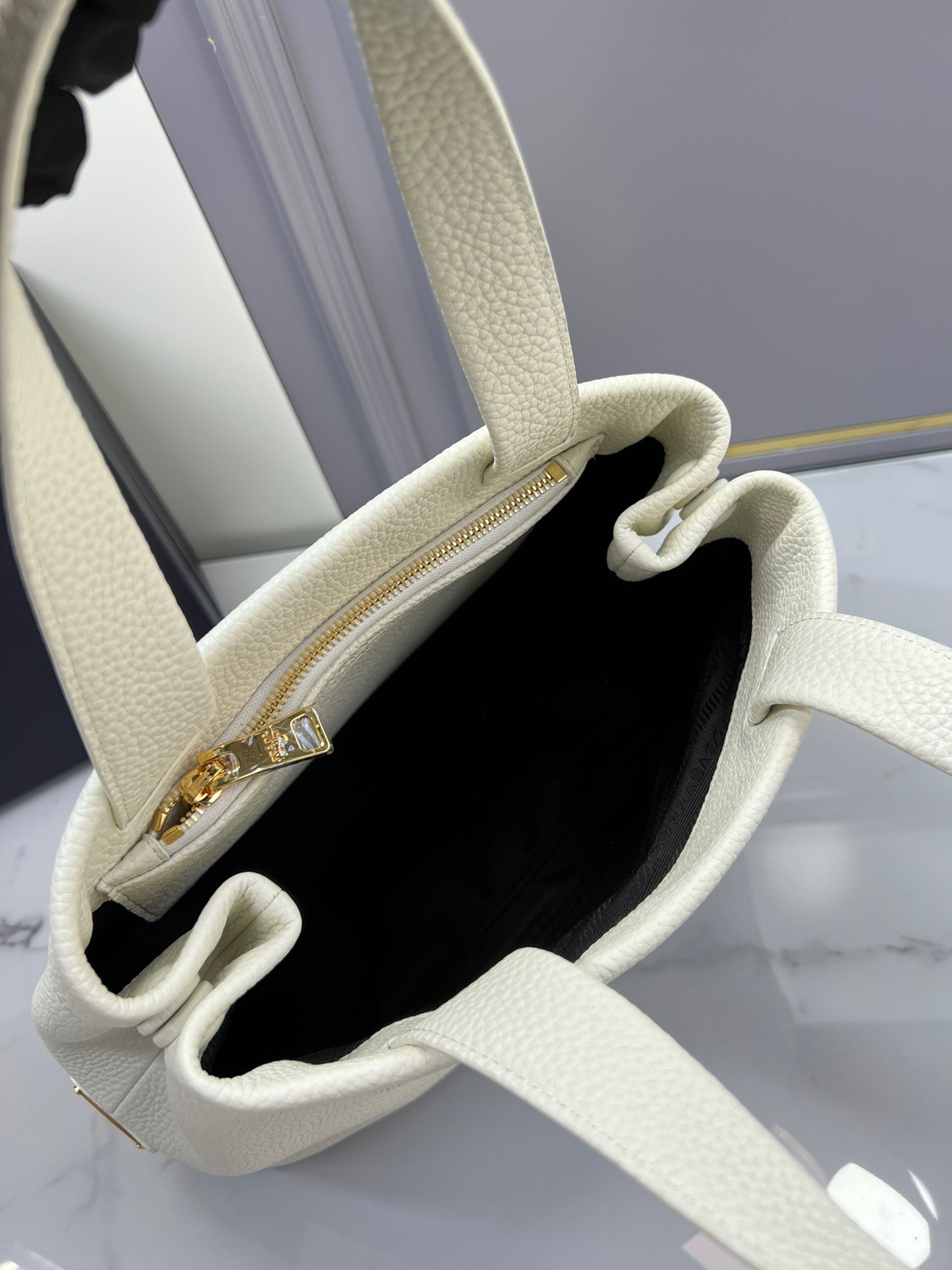 31915BAA-FFC1-4FC5-BA7A-2CEC284EA93A