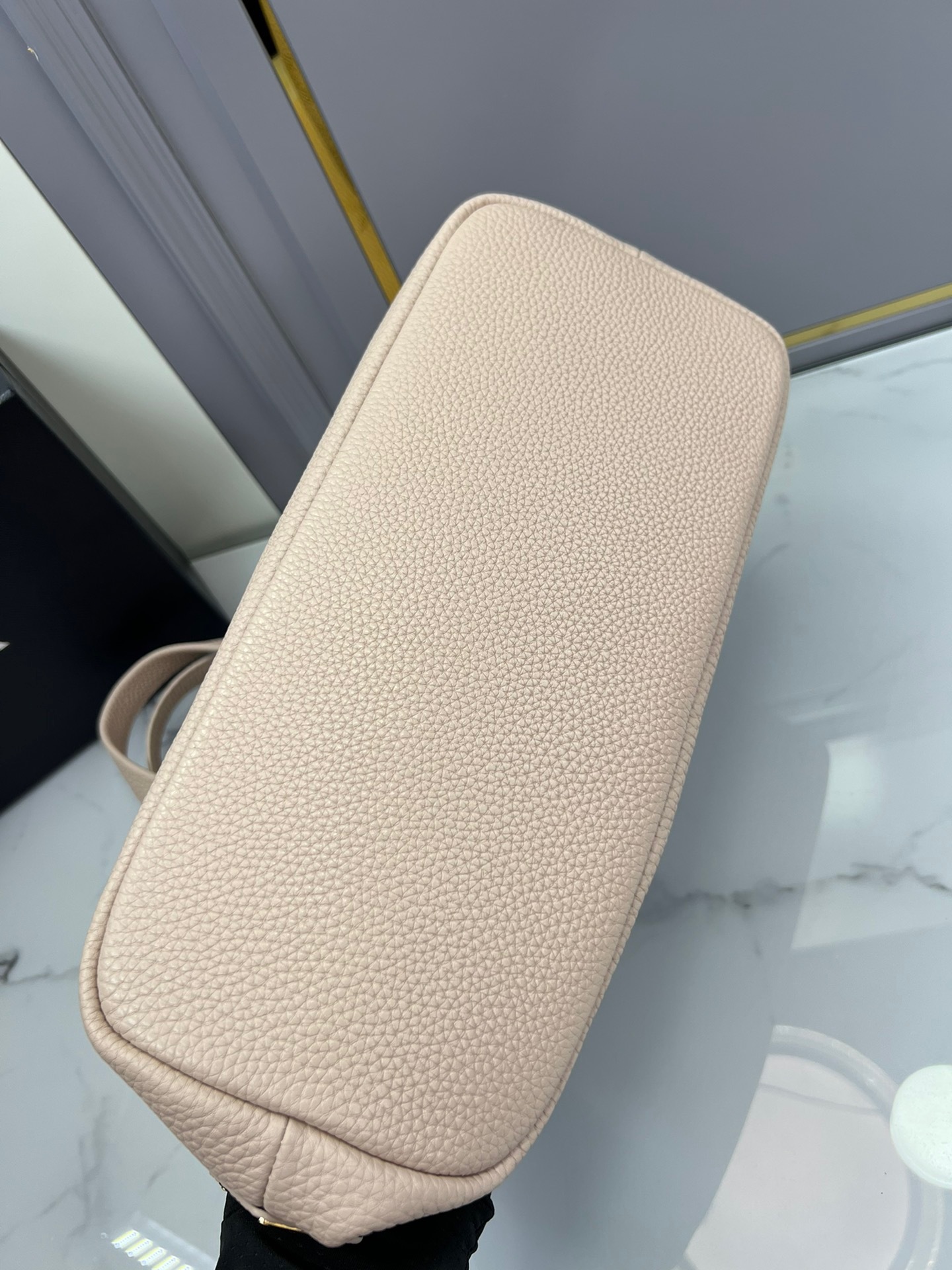 8EDCCBFD-2DF8-402F-85CA-F682C70E3D0F