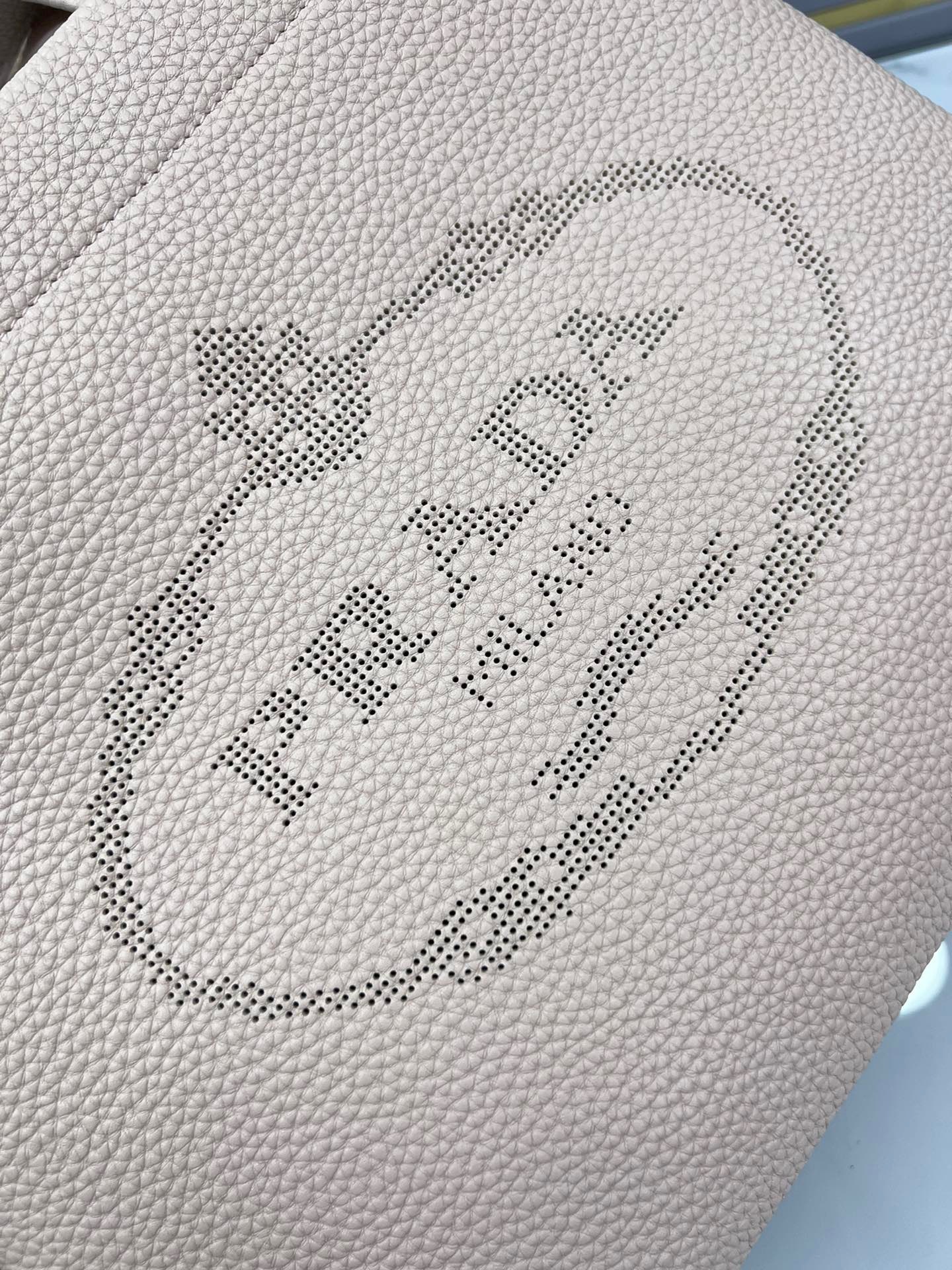 E397F237-CD69-4B9B-AB22-D070006F7F49