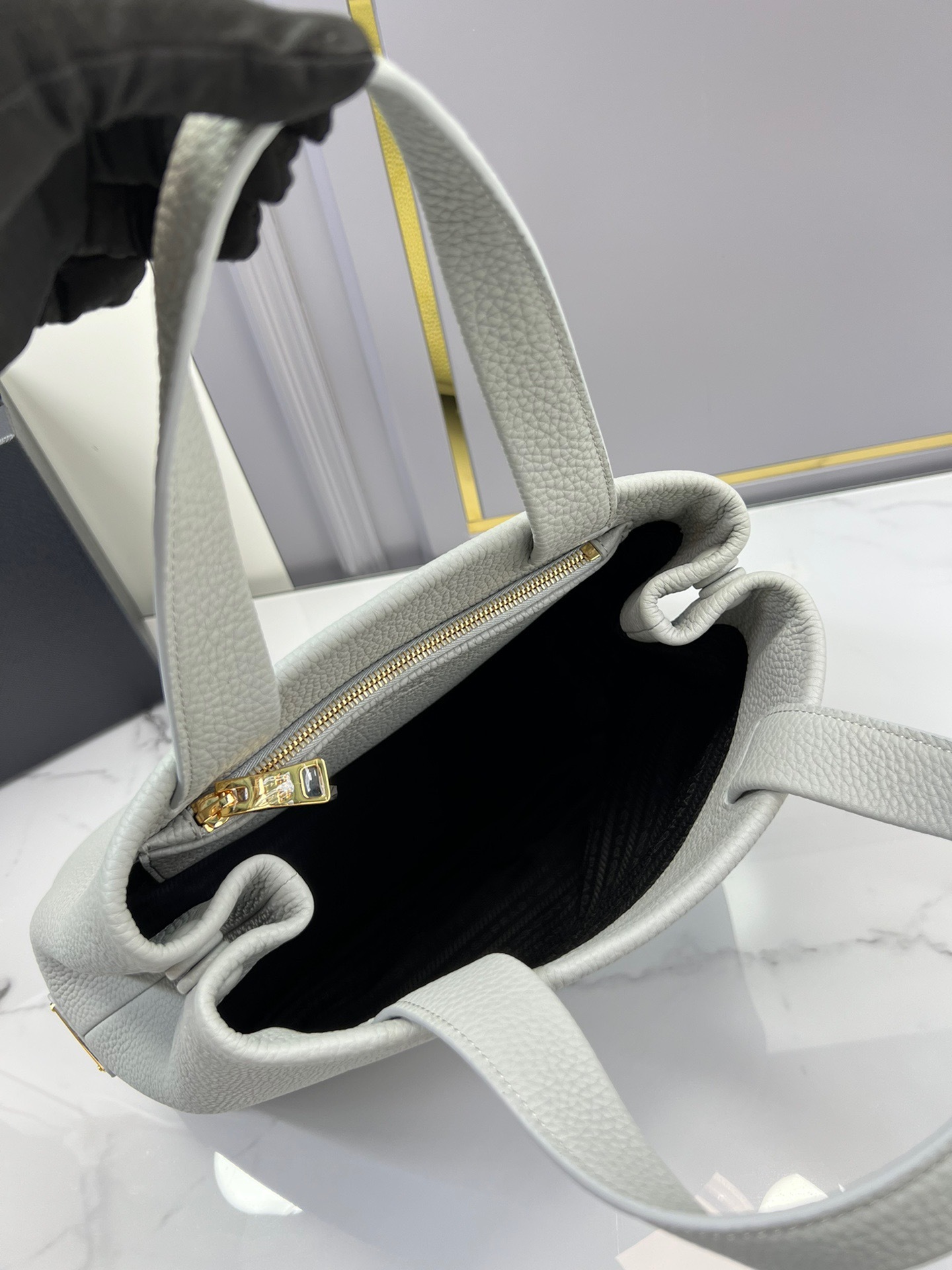 69E343B0-8B4B-4FE1-B264-35BFDBD33D14