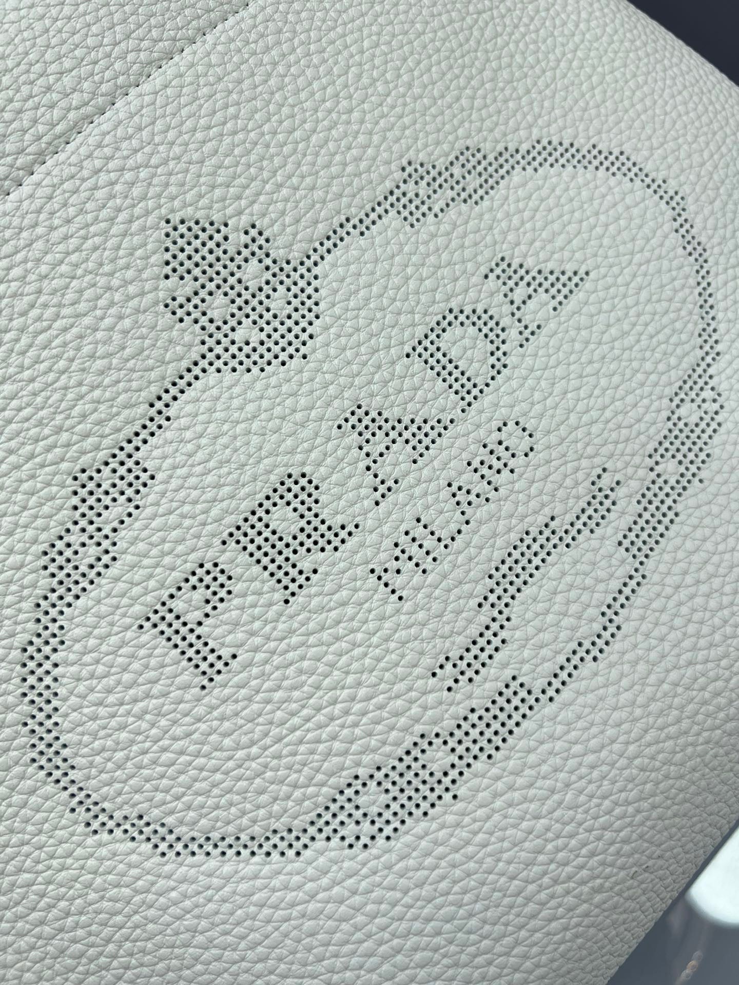 A77906EC-10EF-484F-8C9D-0E00F770FEA7