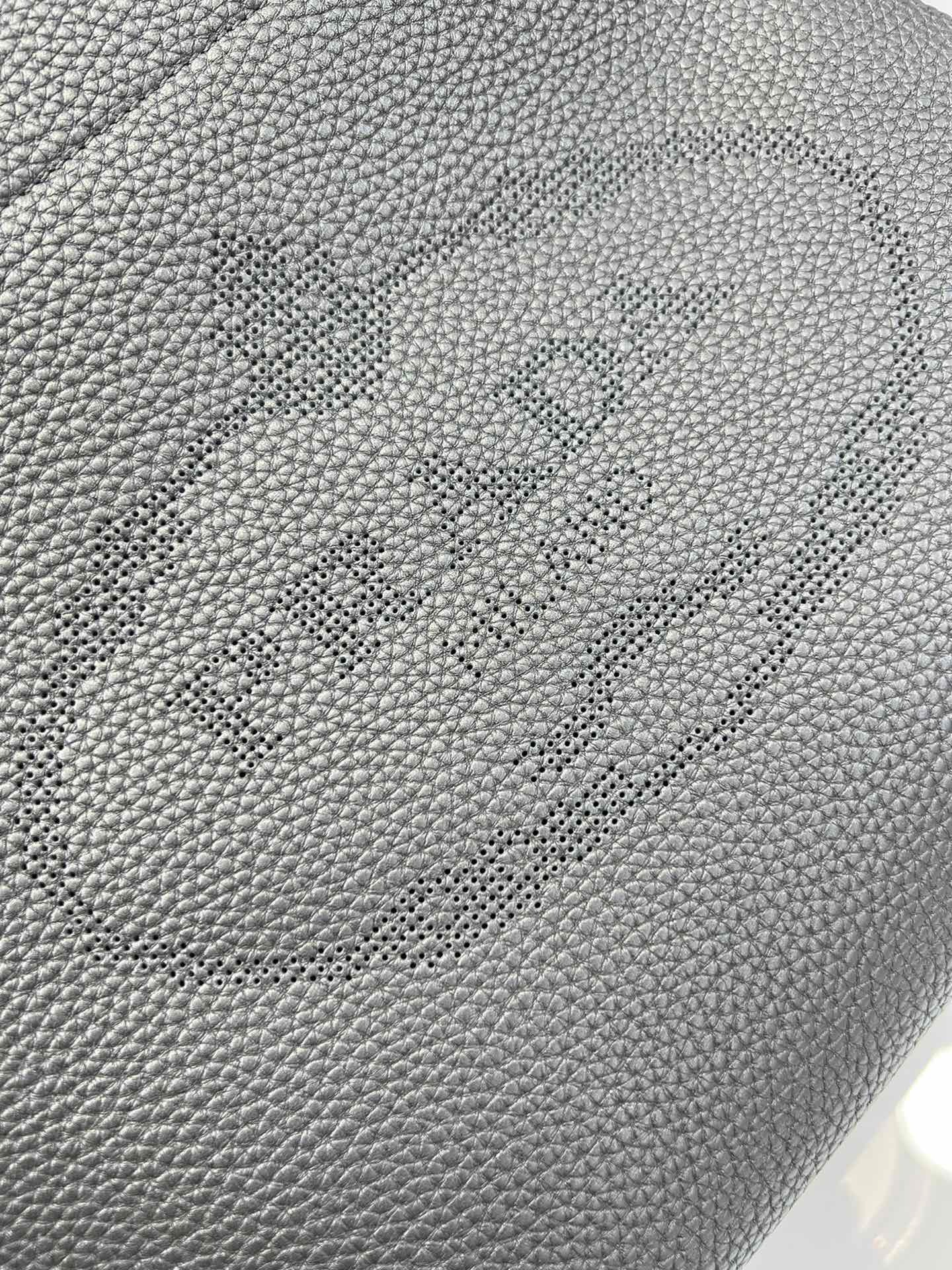 A639C85E-0C36-415A-A2EC-436A0747B209