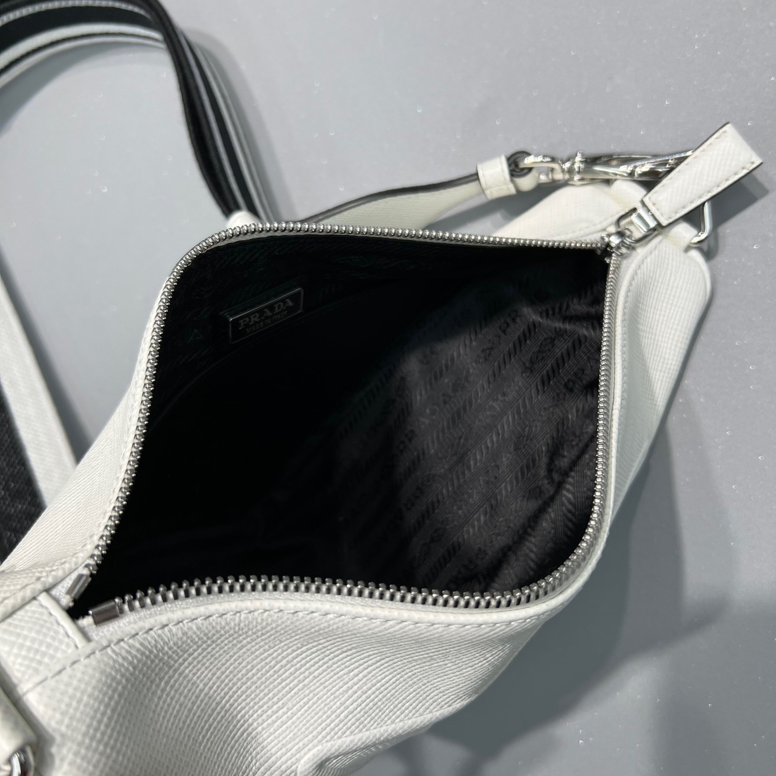 8F105563-9E2B-4199-84E6-E92D0B6DC66D