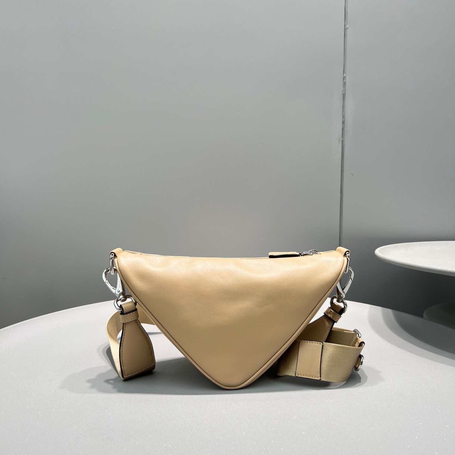 3865BC81-84B4-42CF-AB9A-957587D85945