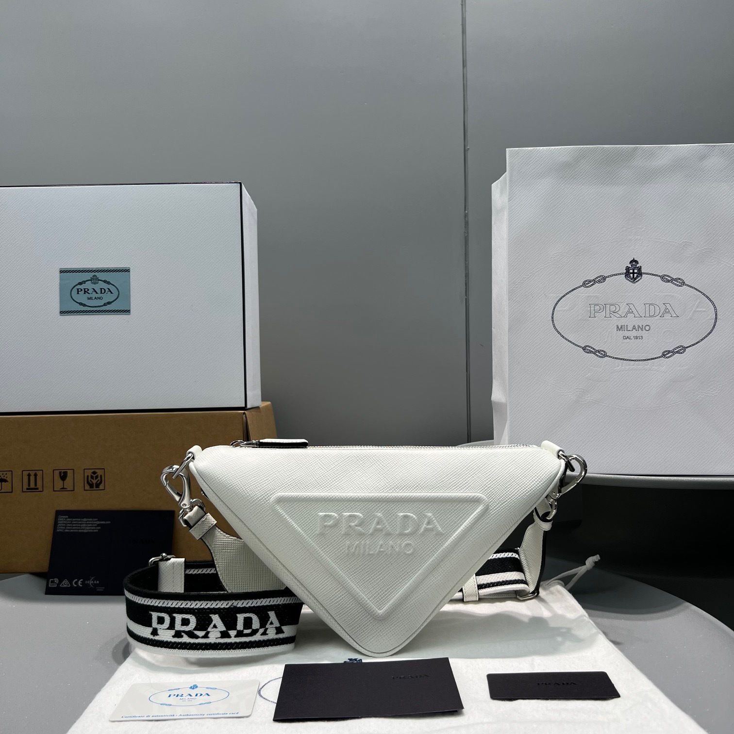 F7989F25-51C6-4A69-A249-159744F2B93C