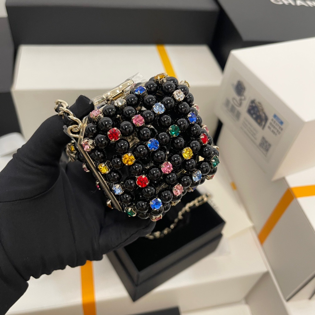 CDBBF366-DB11-4E21-809A-5107BA291C10