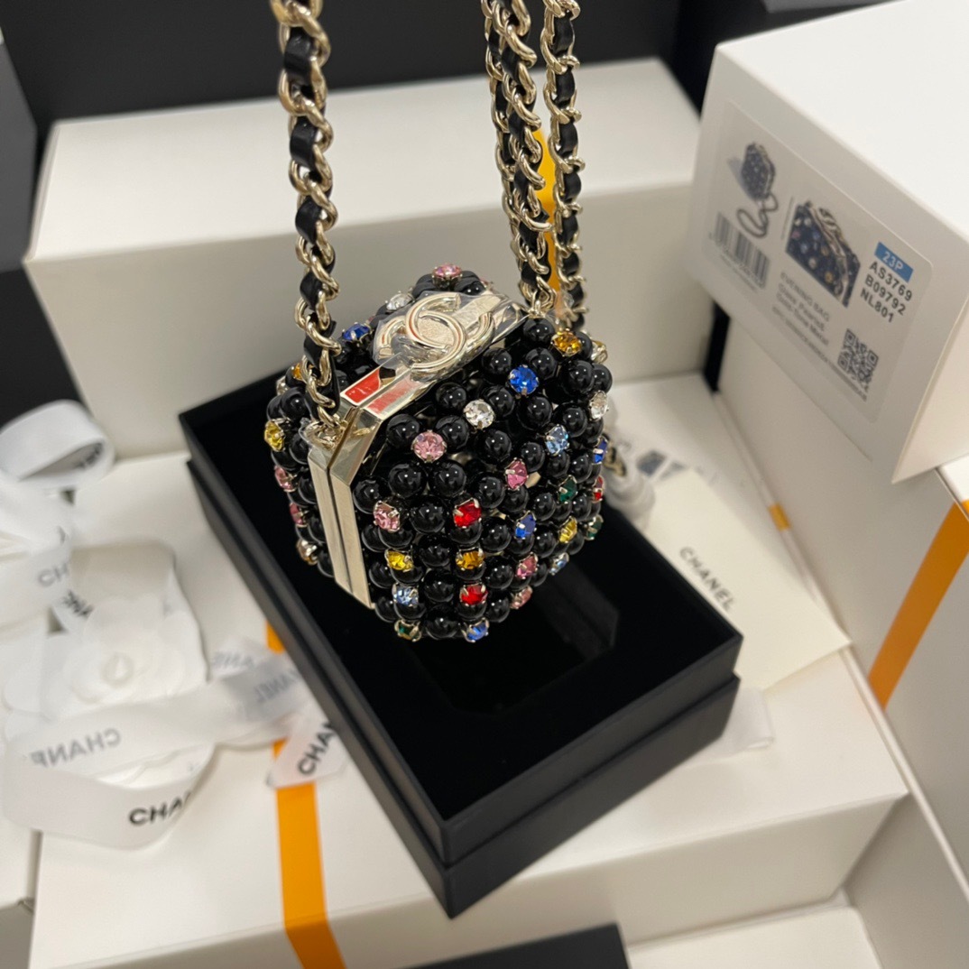 77F62031-D44C-493B-8C95-FD7403E6EBAA