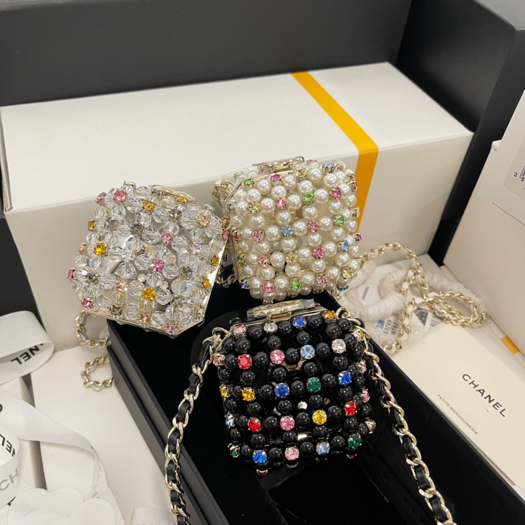 1529A9D8-3DFF-4158-B33A-008A9A985FC7