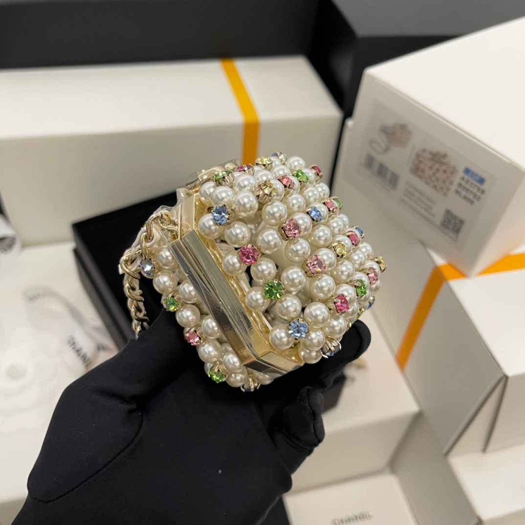 6DBD6A9E-552A-435F-A16D-6DAA58309442