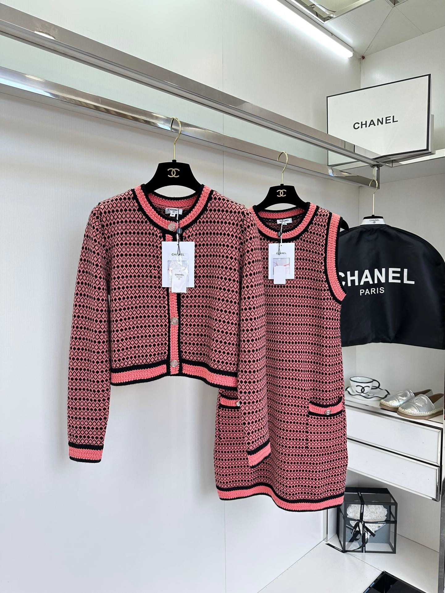 E8C9932F-D000-4D6B-ADD8-B3183FF81D5F