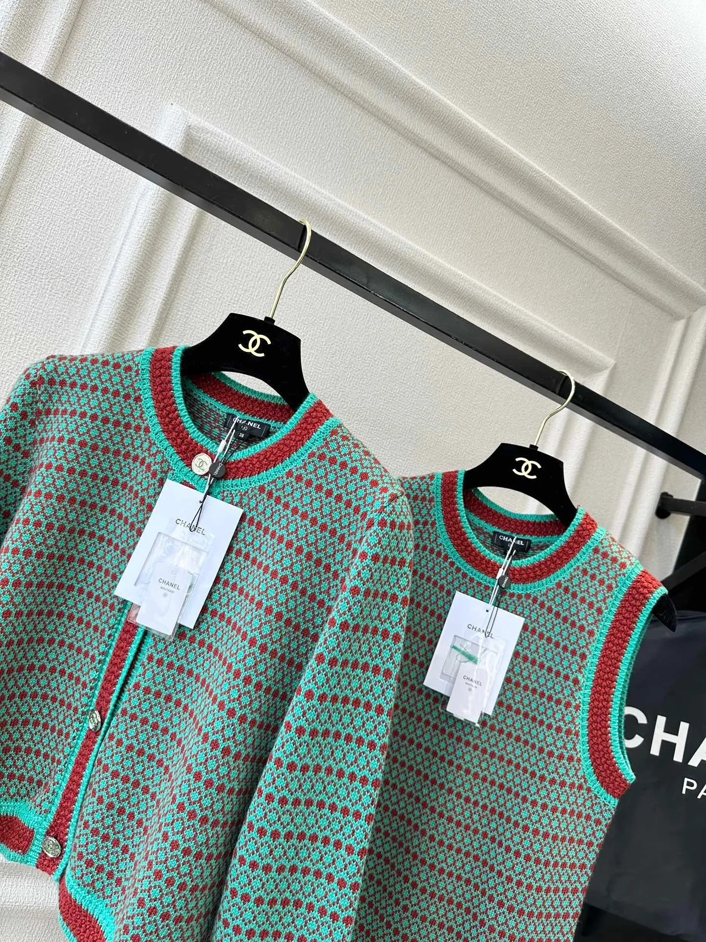 19C490A6-503D-435B-9906-EBE9386A6756