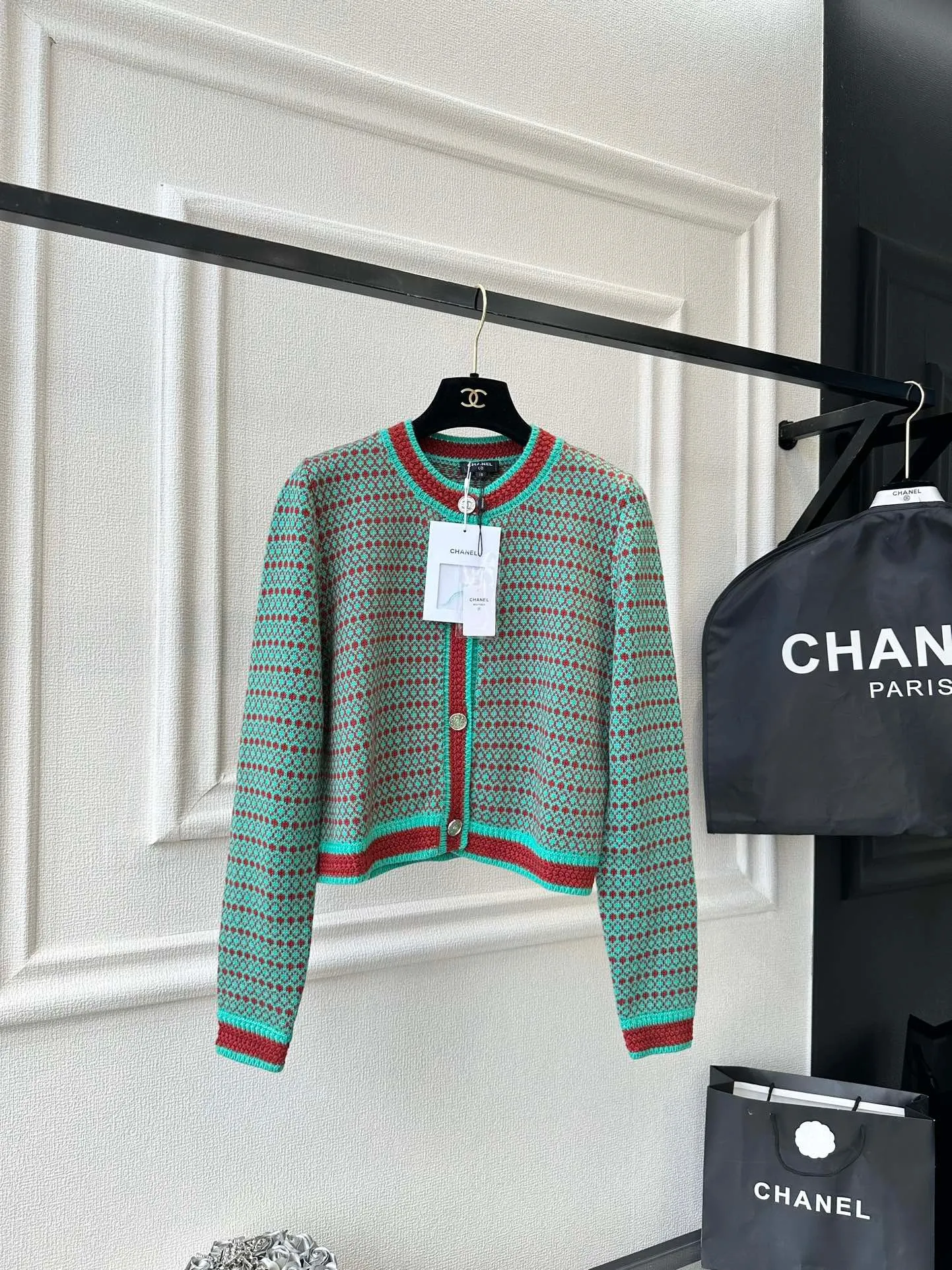 9DC54884-E7FB-4033-8ED1-42FC5E13D138