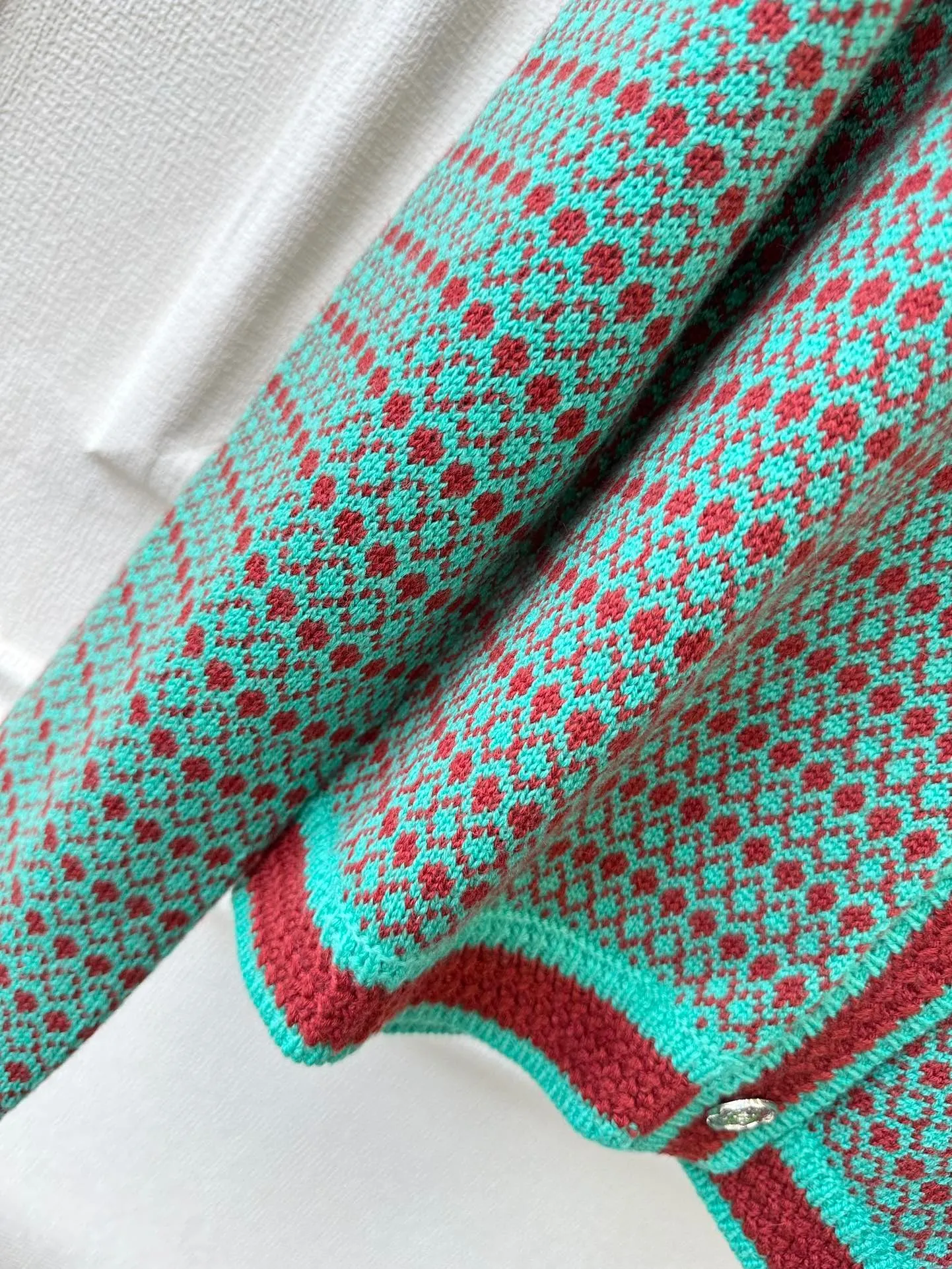 65ED7DFB-9BBF-4017-8185-DDC9247BB847