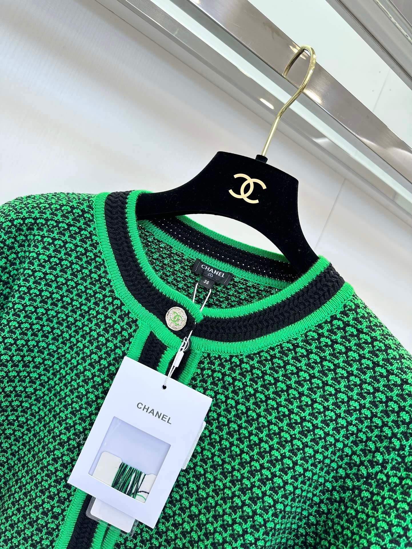 942DF27B-8B8F-4818-BDAC-B0D44BF71EC0