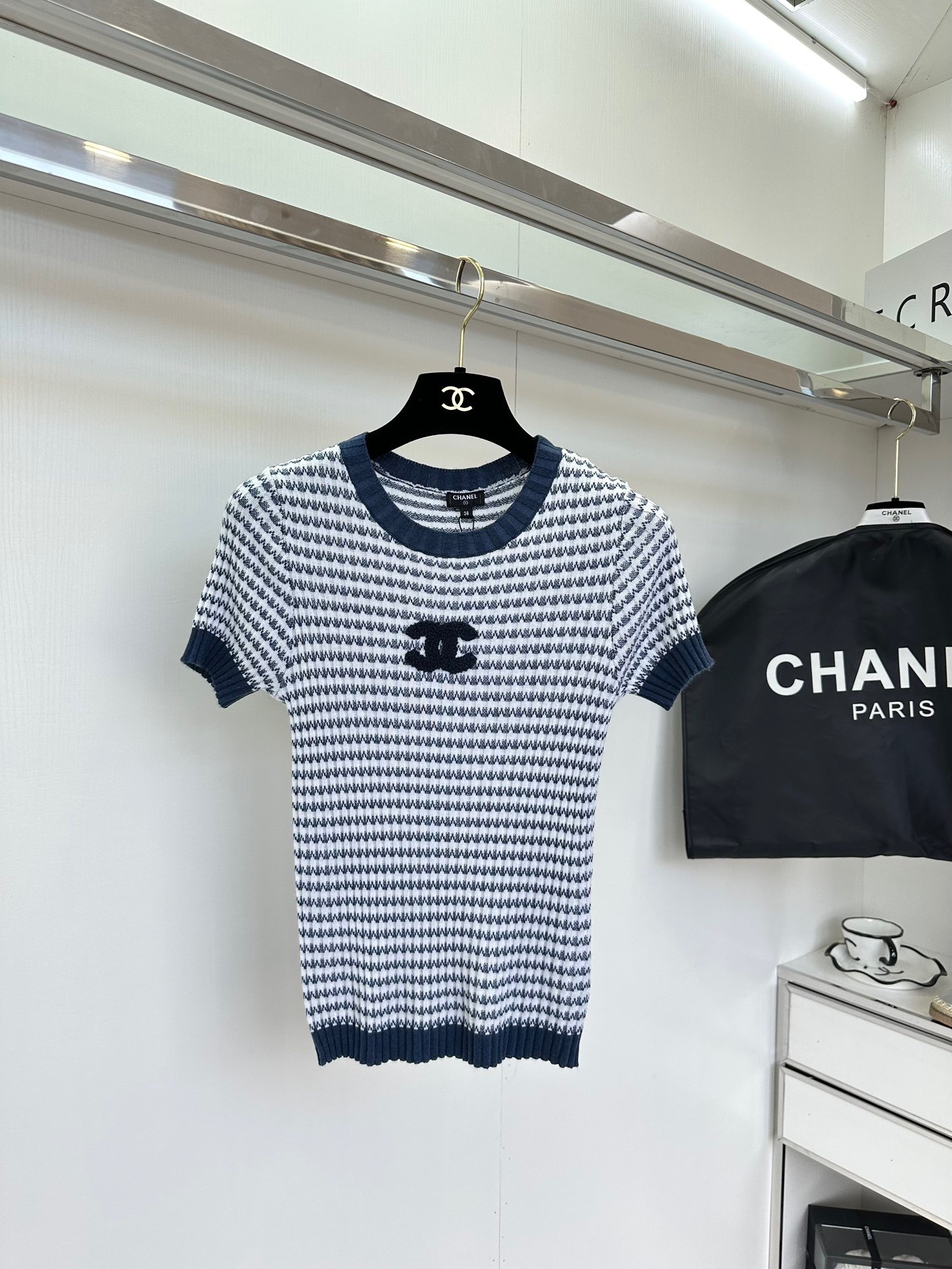 0E339C7B-BF44-4B2B-8F75-E4403053D39B