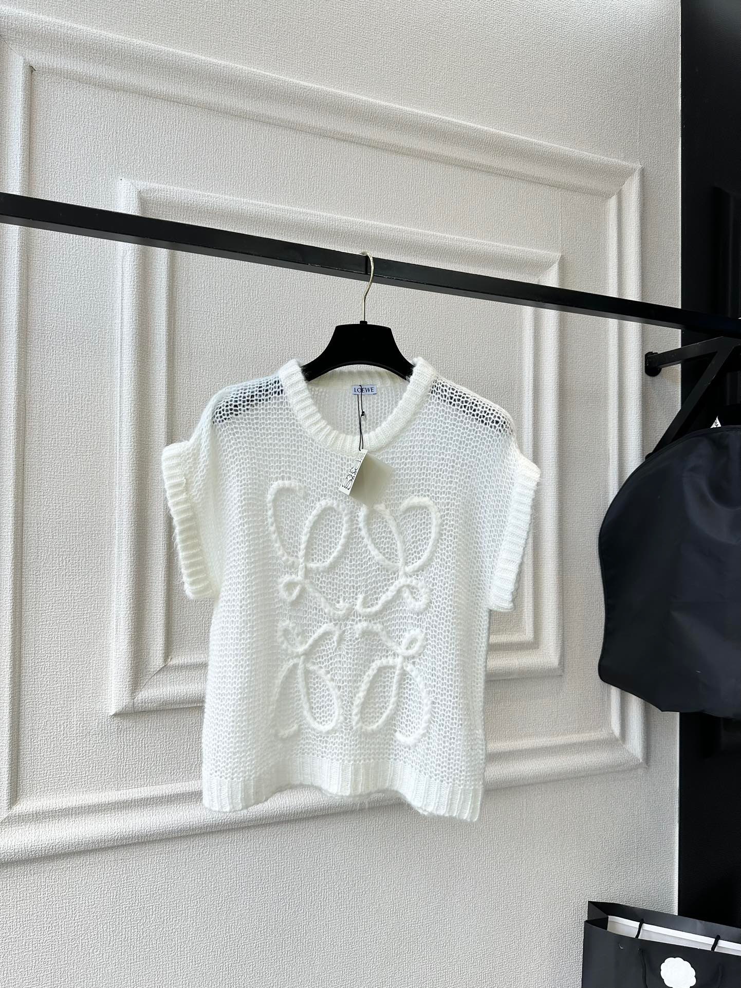 7B1210B2-BD23-460E-BABF-6D979989CD61