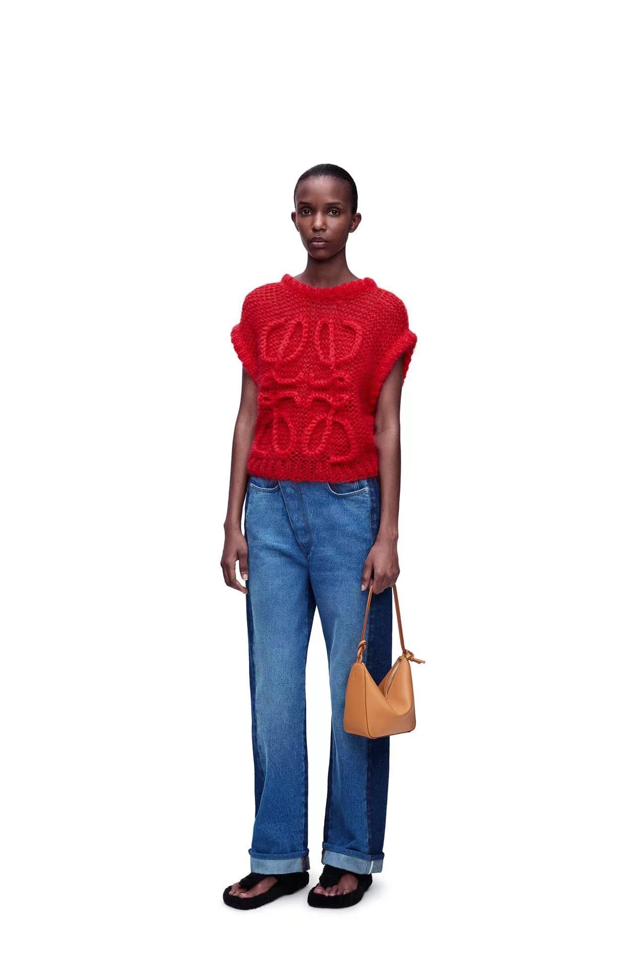 A8FD3668-DD16-42E2-82AD-596BE02C5920