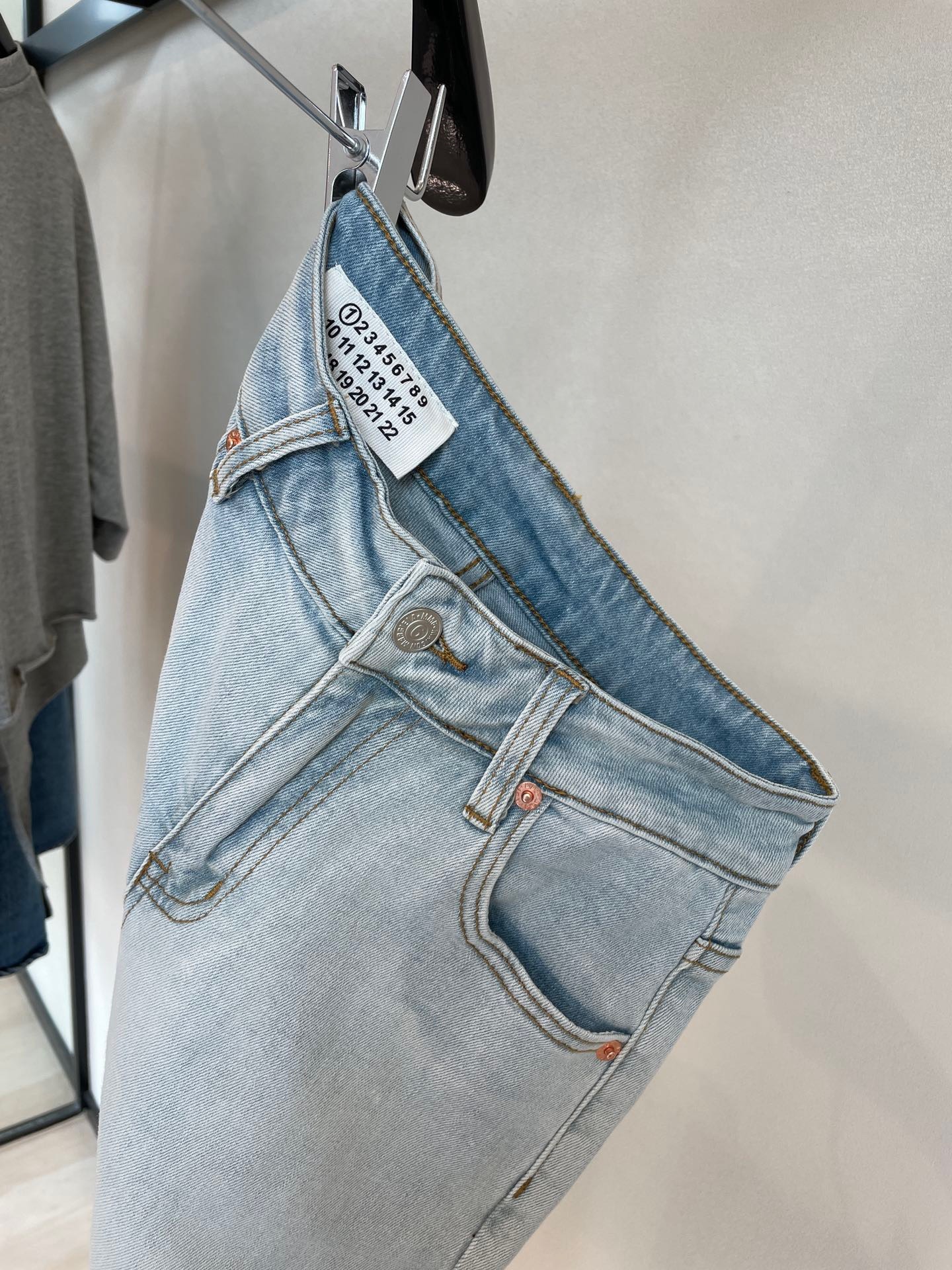 60E3AFFB-03BC-430D-AA25-221678E15493