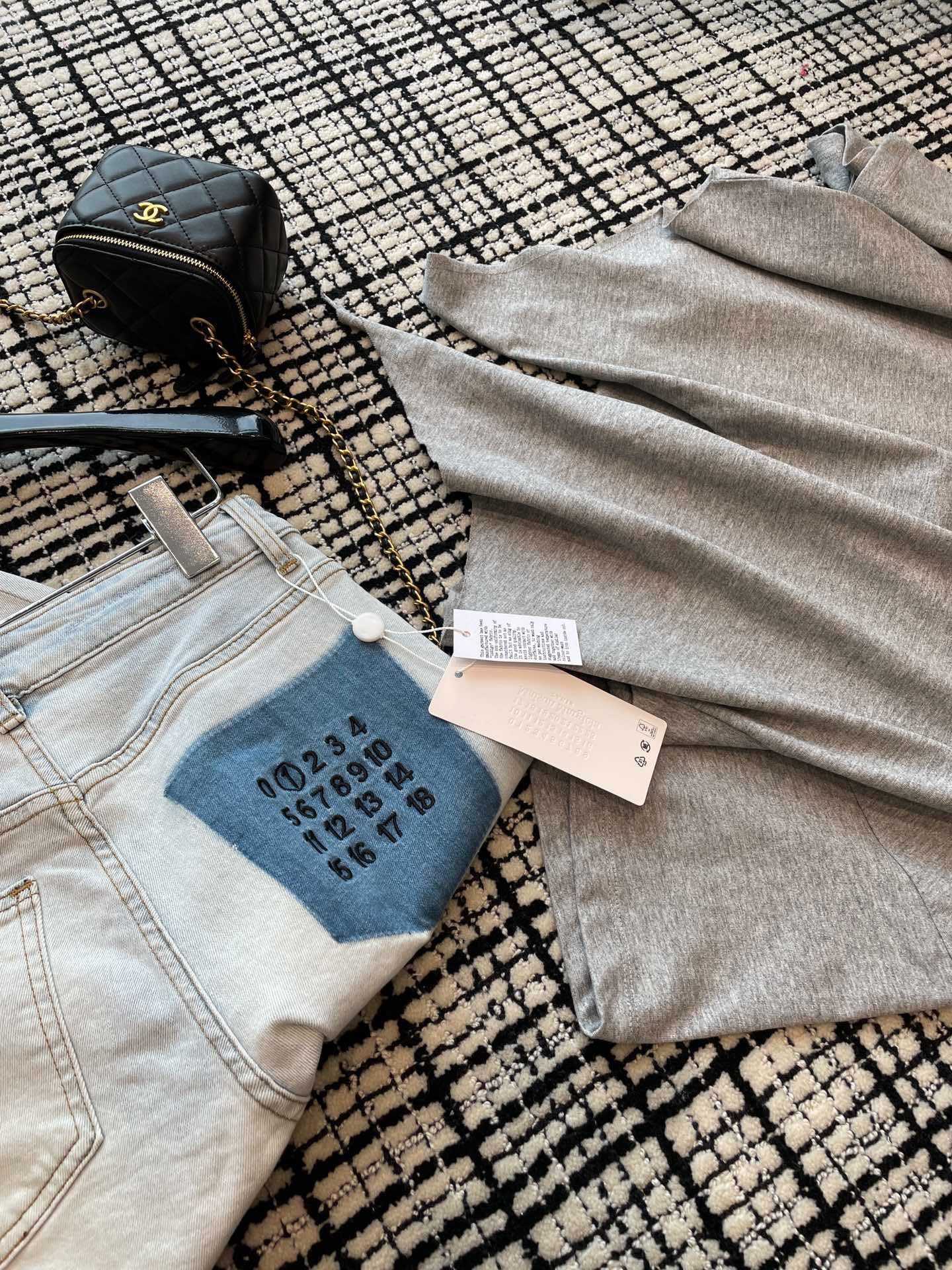 6E645F21-AF98-4CF5-87C4-03020CAE6D4D