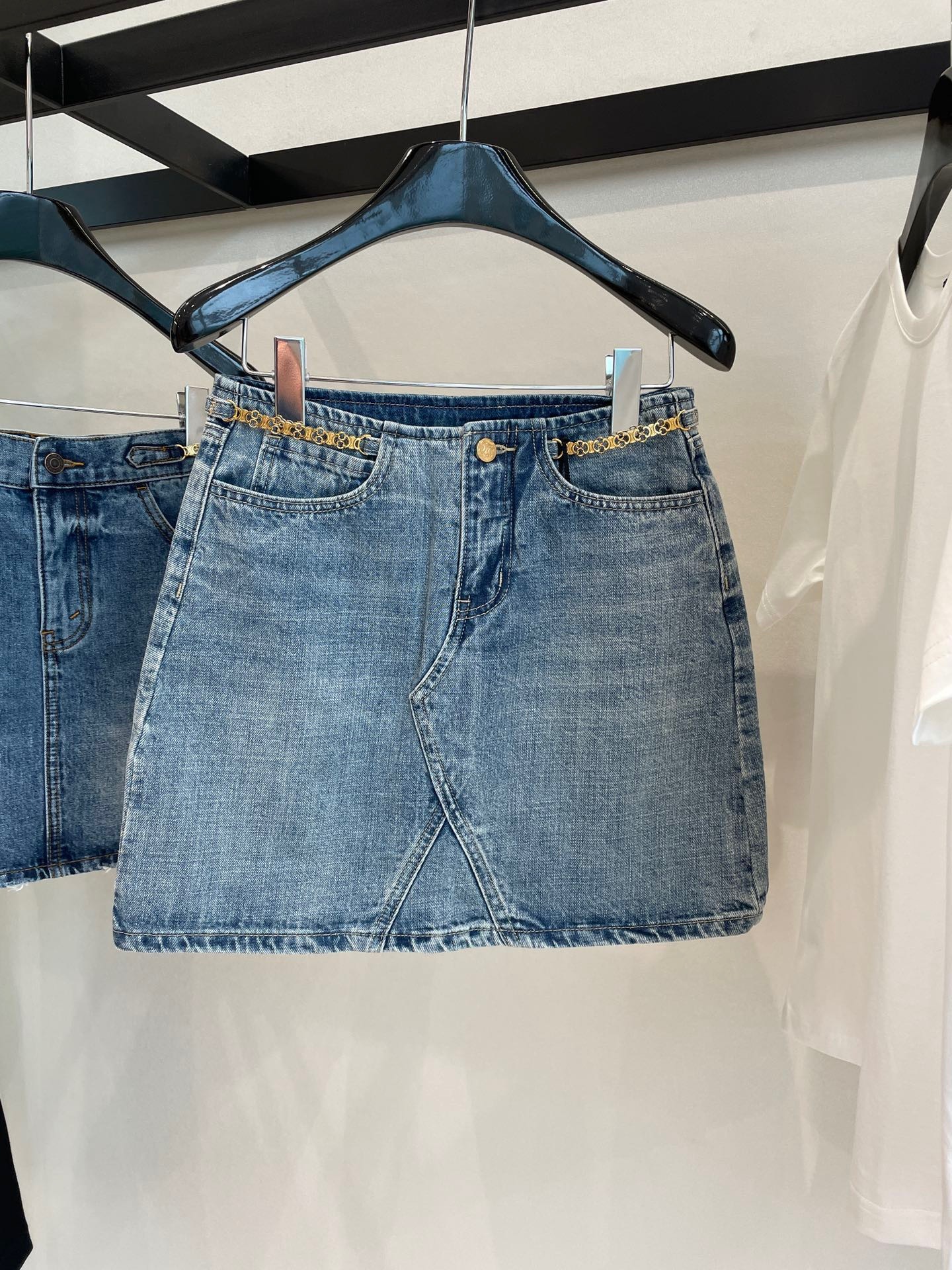 6EB7978F-14A8-427F-B00C-CAF16428E718