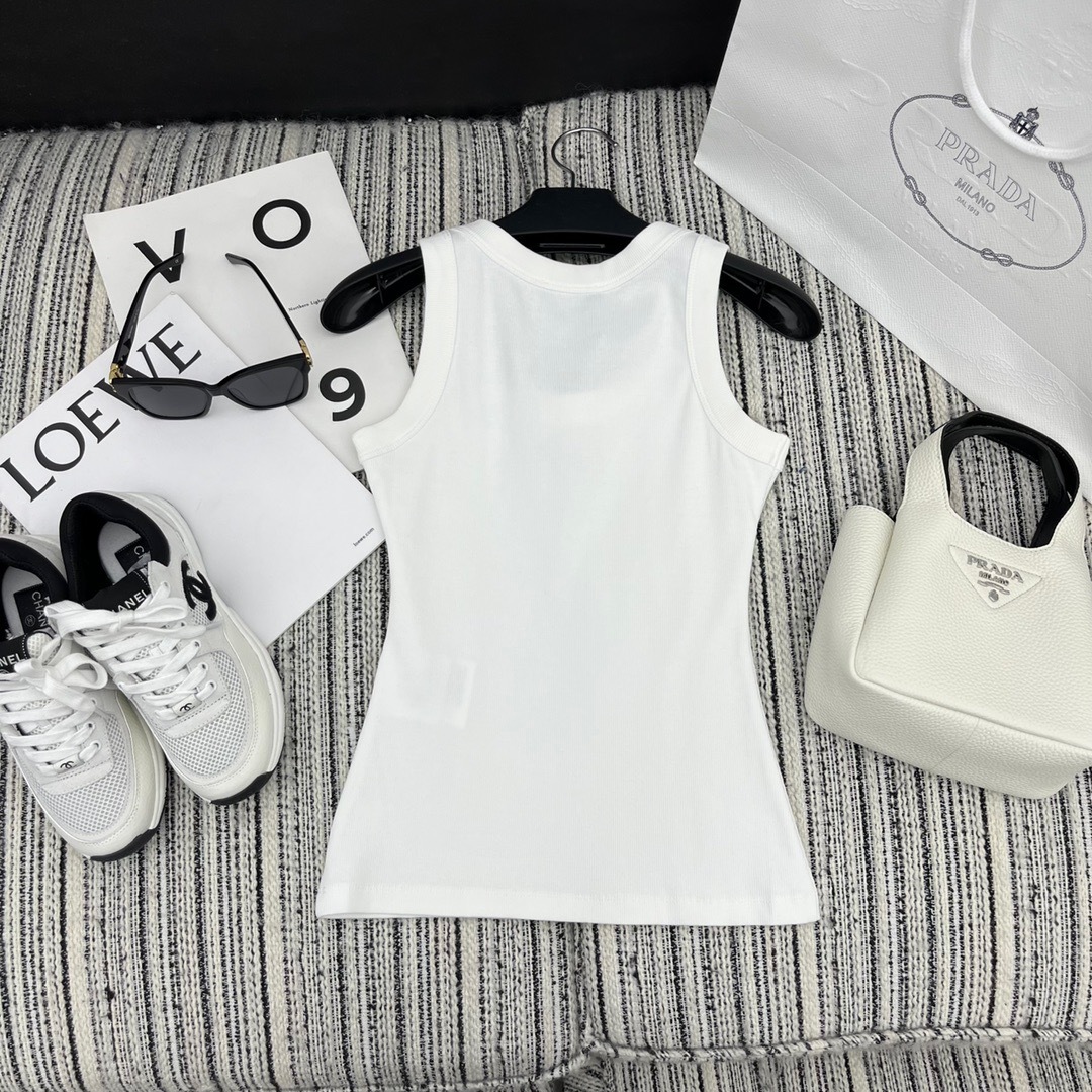 DB0D37B3-4F74-471B-8BF7-6289B7872D0A