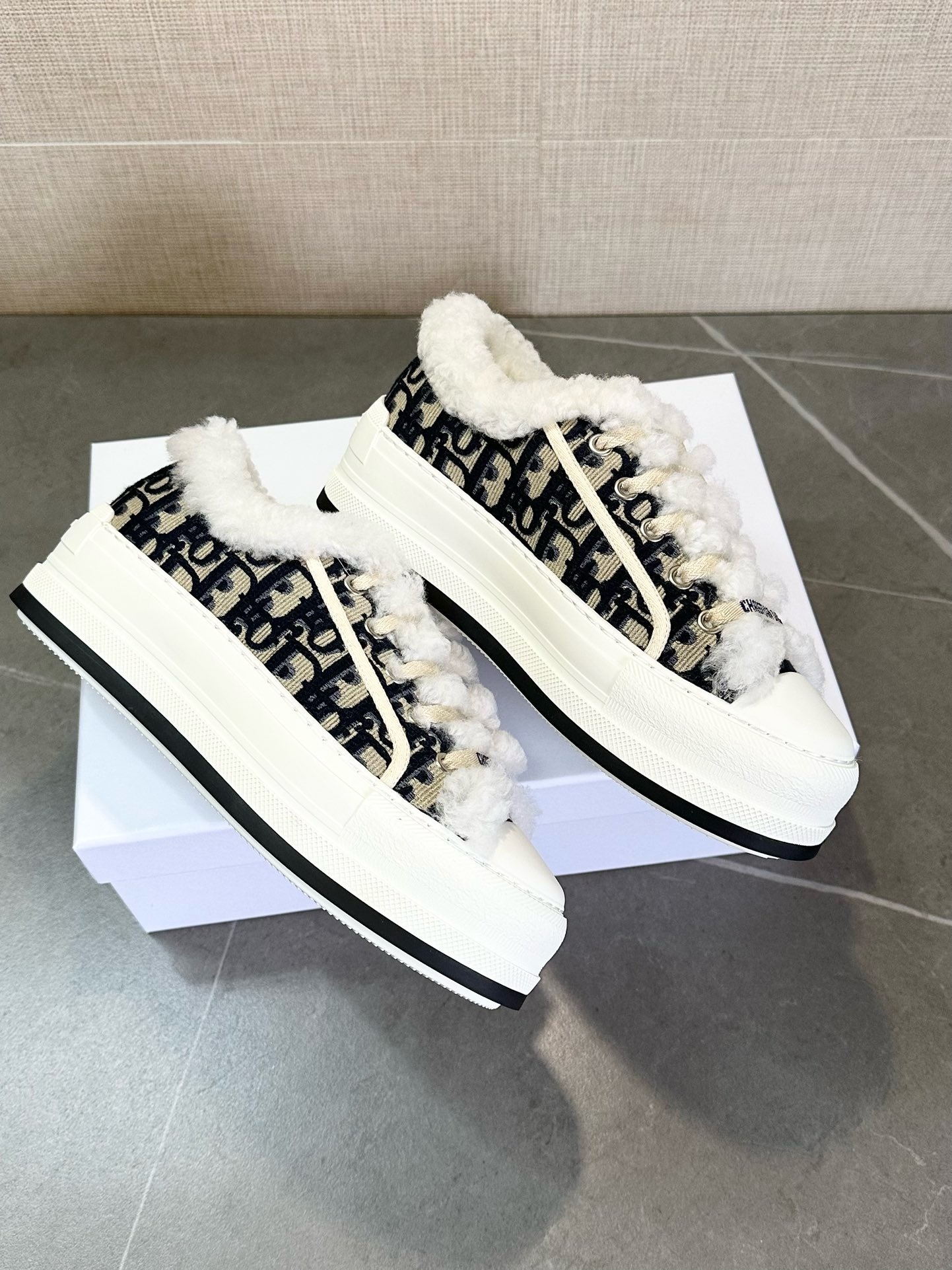 【秋冬に大活躍♪】Dior★D-White グローブ Dior winter sneaker – Theluxystudio