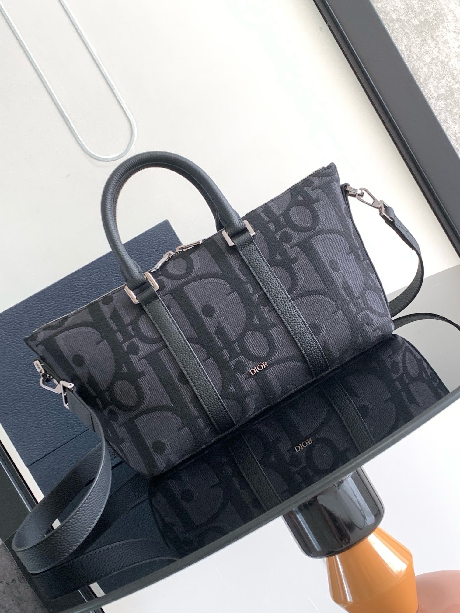 Dior Weekender 25 バッグ ゆったりとしたスペース】DIOR Weekender 25 バッグ (Dior