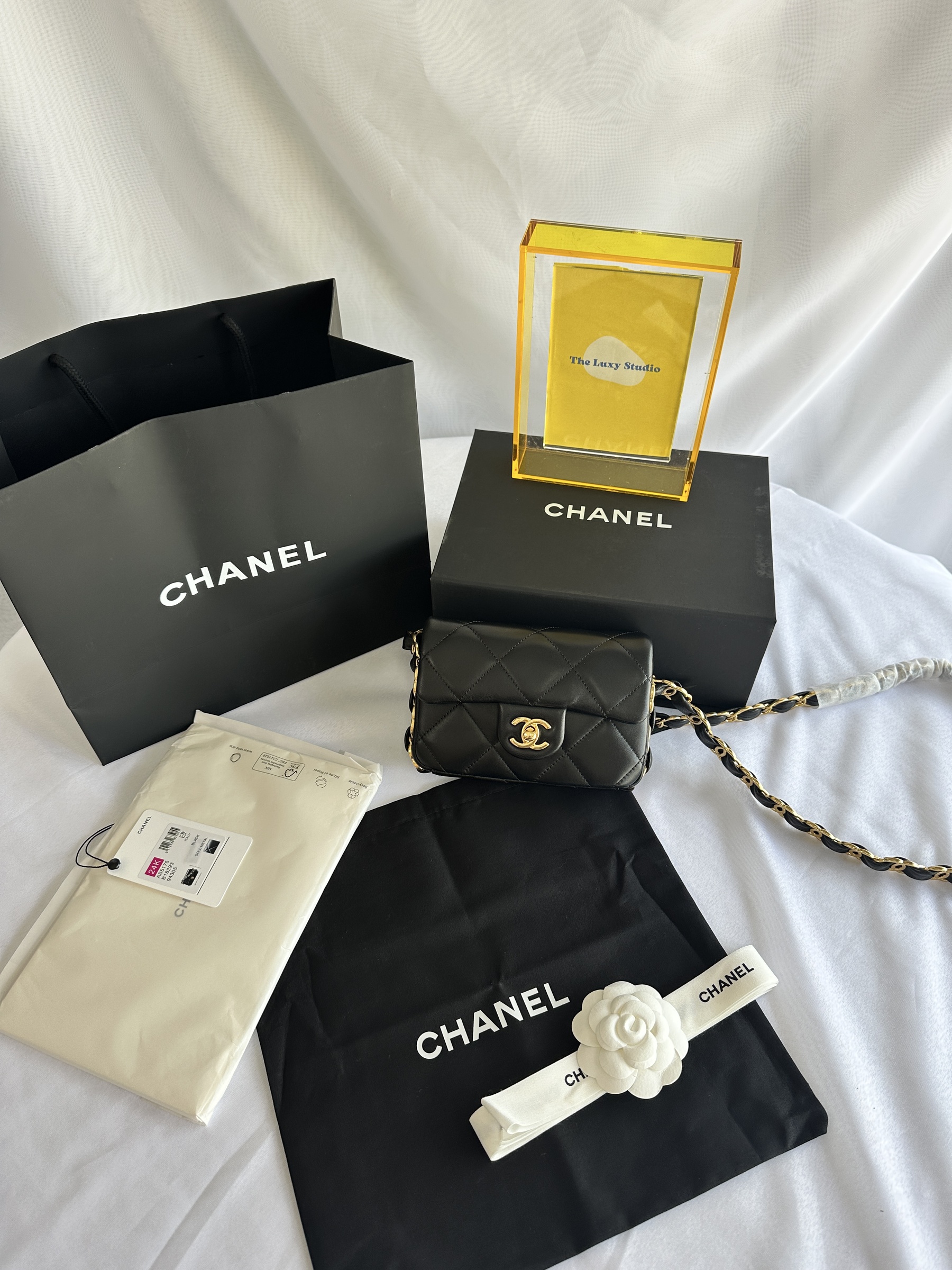 CHANEL シャネルバッグ Chanel 23P Deauville White Ecru Black Stripe Large Shopping
