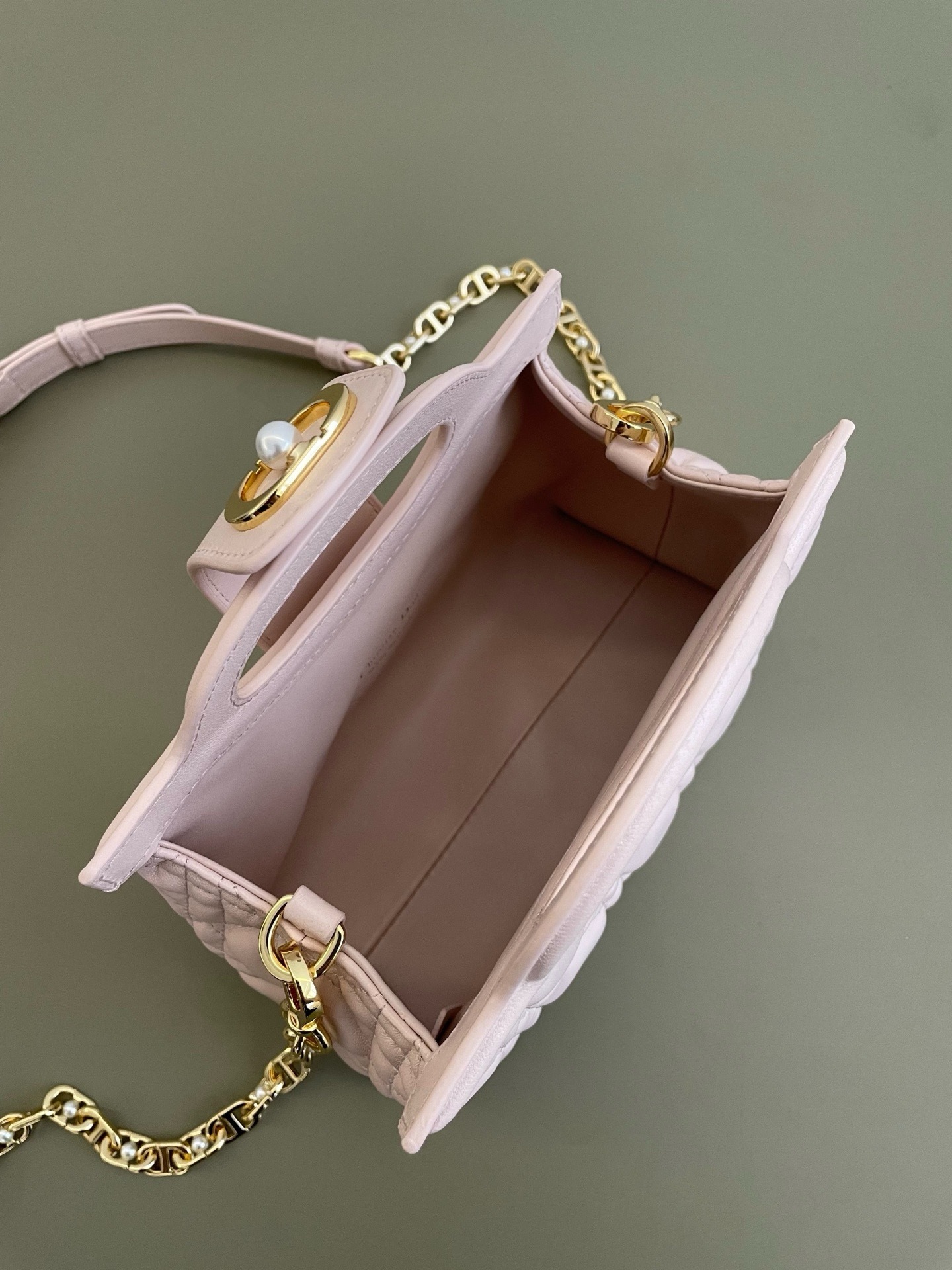 image_B98177D9-FA6A-465F-A6A4-27FECEF9B2DF_1760519072