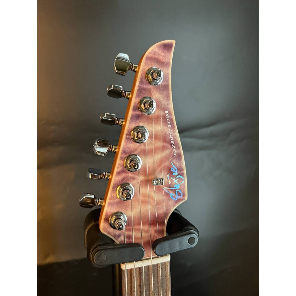 tw-11134207-7rbk0-m9zo7sf8w6av97