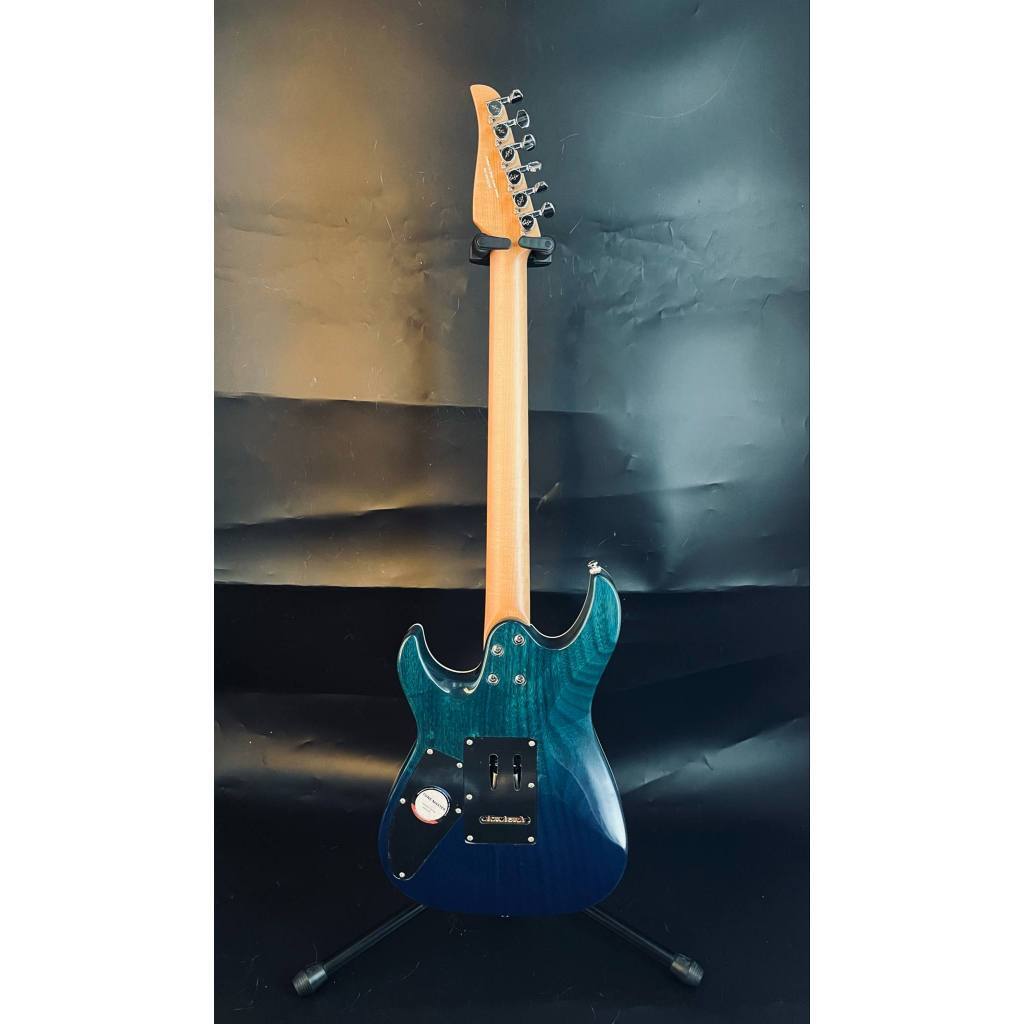 tw-11134207-7rbk3-m9znnbyyn1eu60