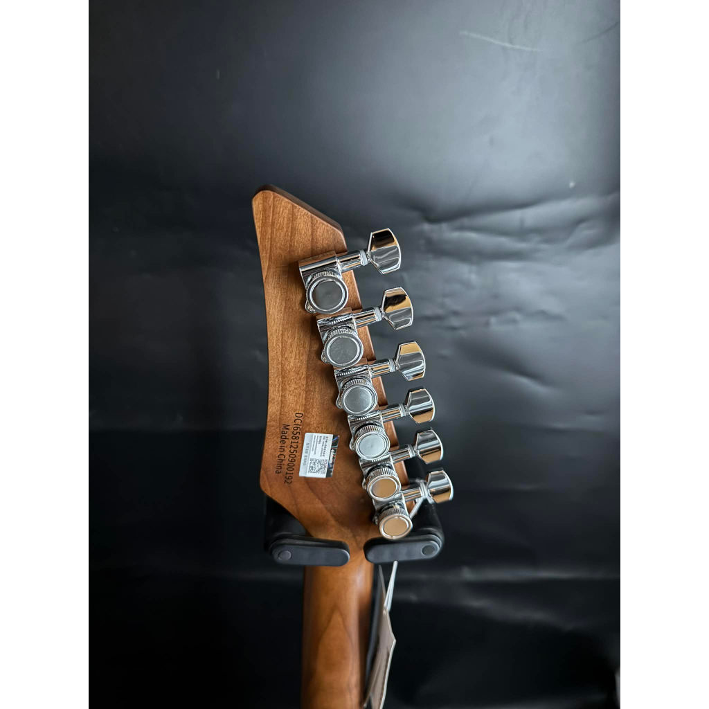 tw-11134207-81ztc-mj8b7elpebr8b9