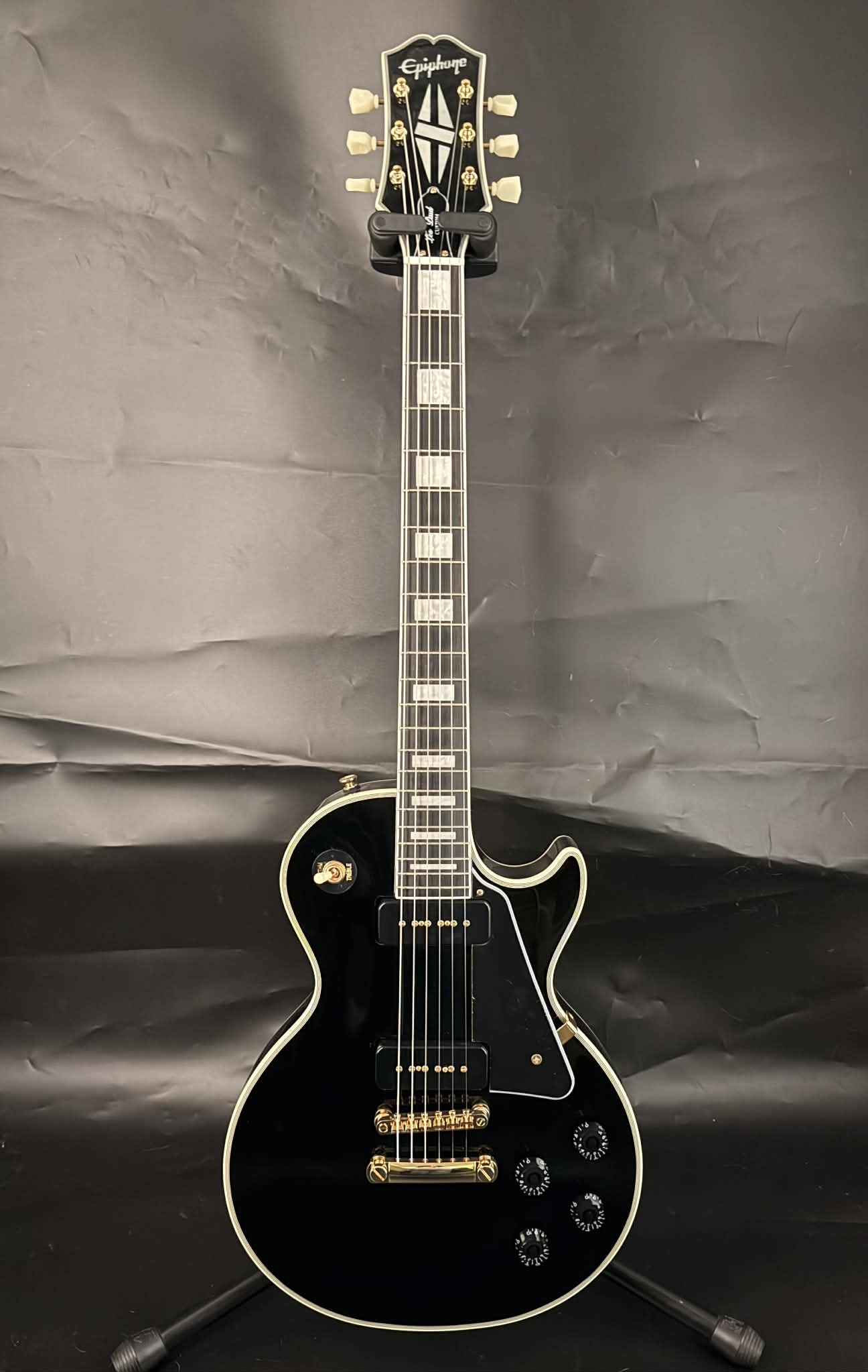 2180121f-4061-40c6-94e0-7a74afb21d79