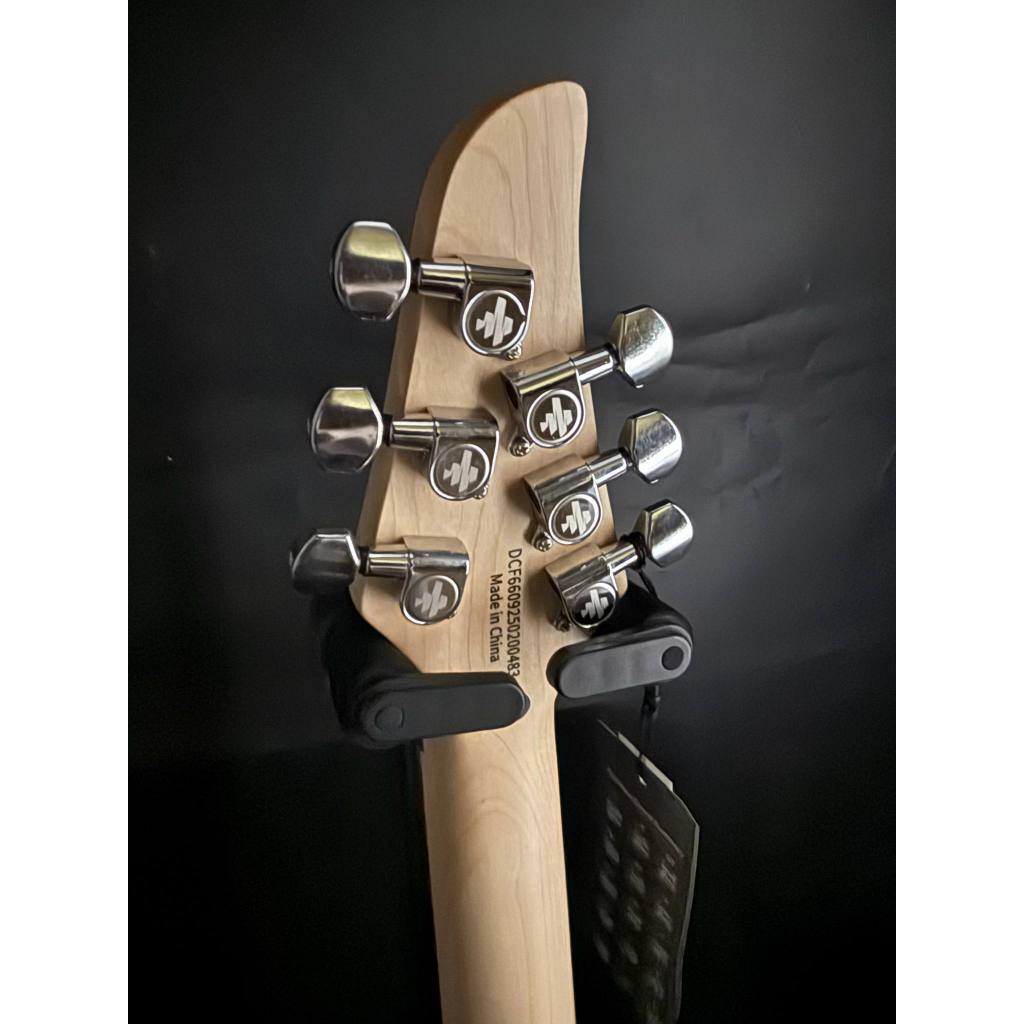 tw-11134207-7ra0j-mbt751yxbgx54e